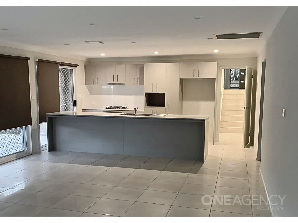 16 Walsh Drive, Goulburn, Goulburn - Thumbnail 3