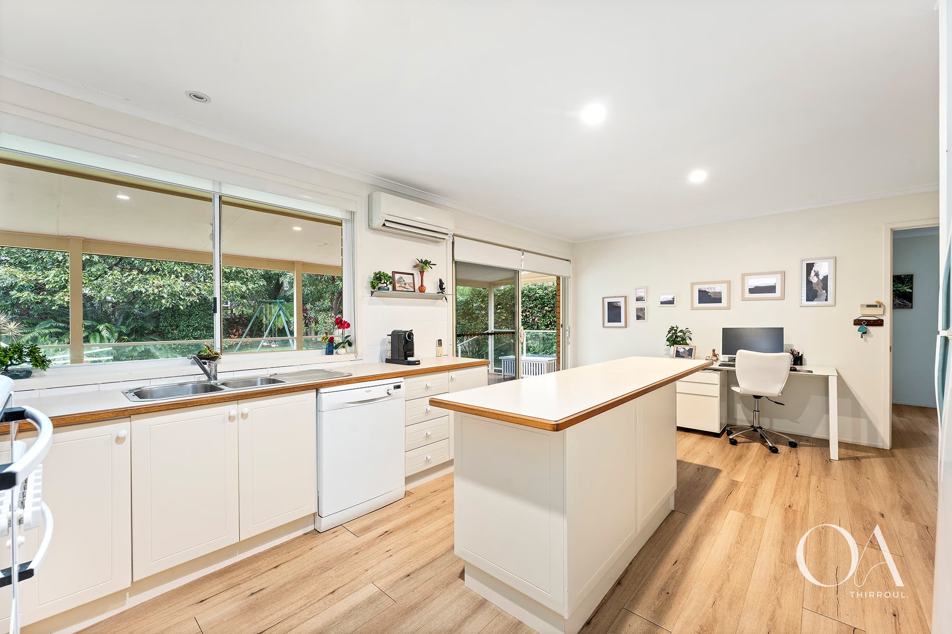 10 Kanangra Drive, Thirroul, Thirroul - Thumbnail 4