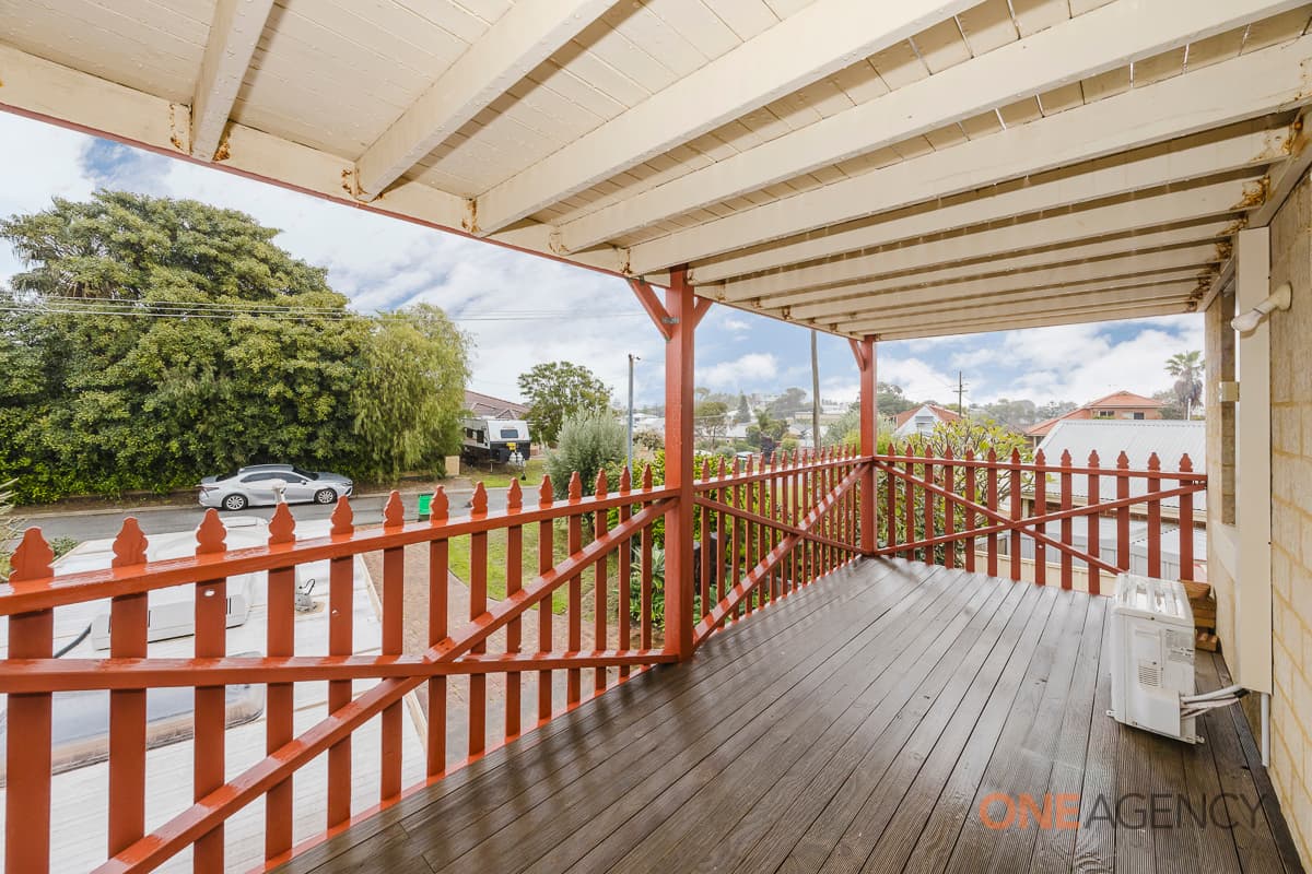 5 Cox Crescent, Quinns Rocks, Quinns Rocks - Thumbnail 2