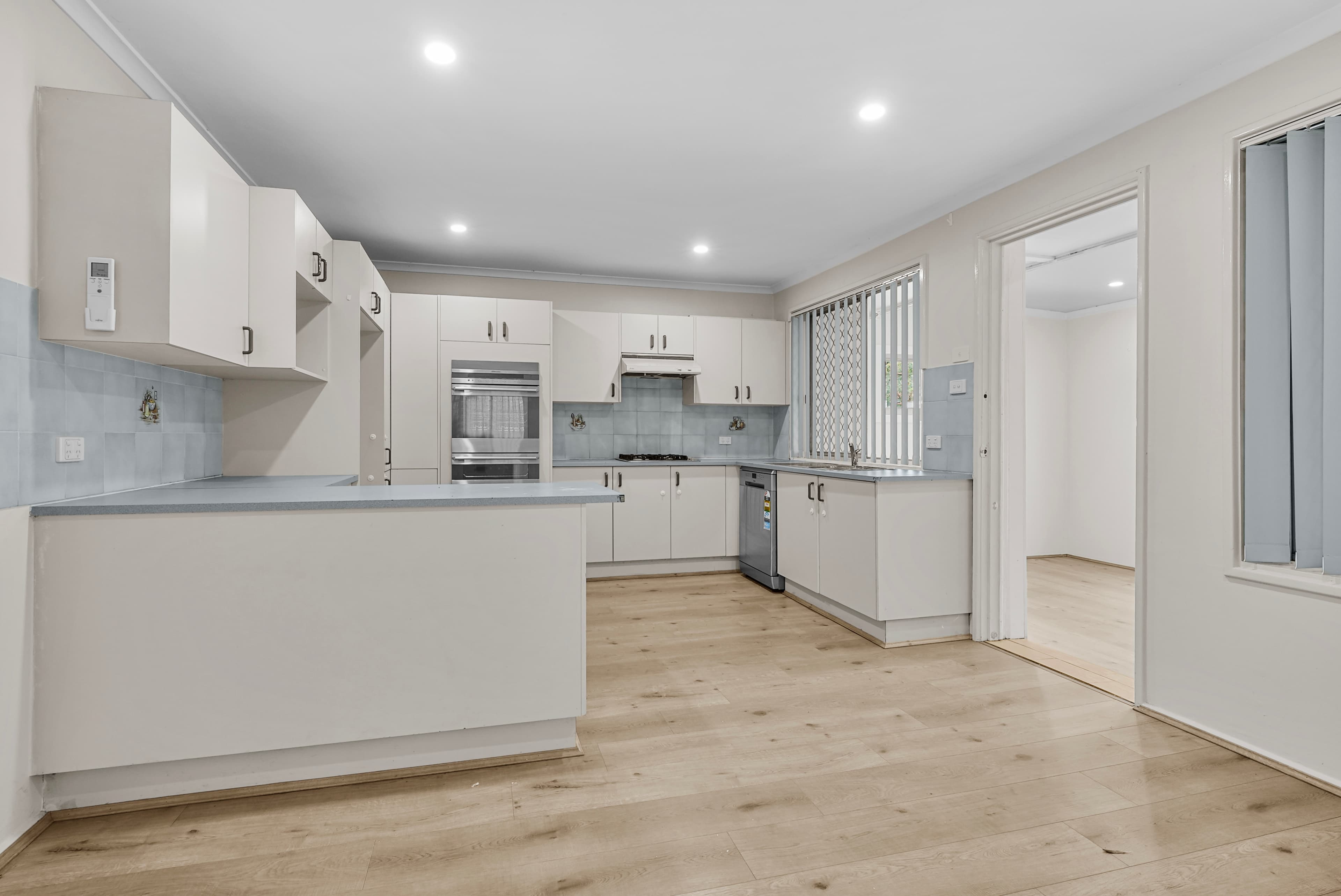 23 Fitzroy Crescent, Leumeah, Leumeah - Thumbnail 2