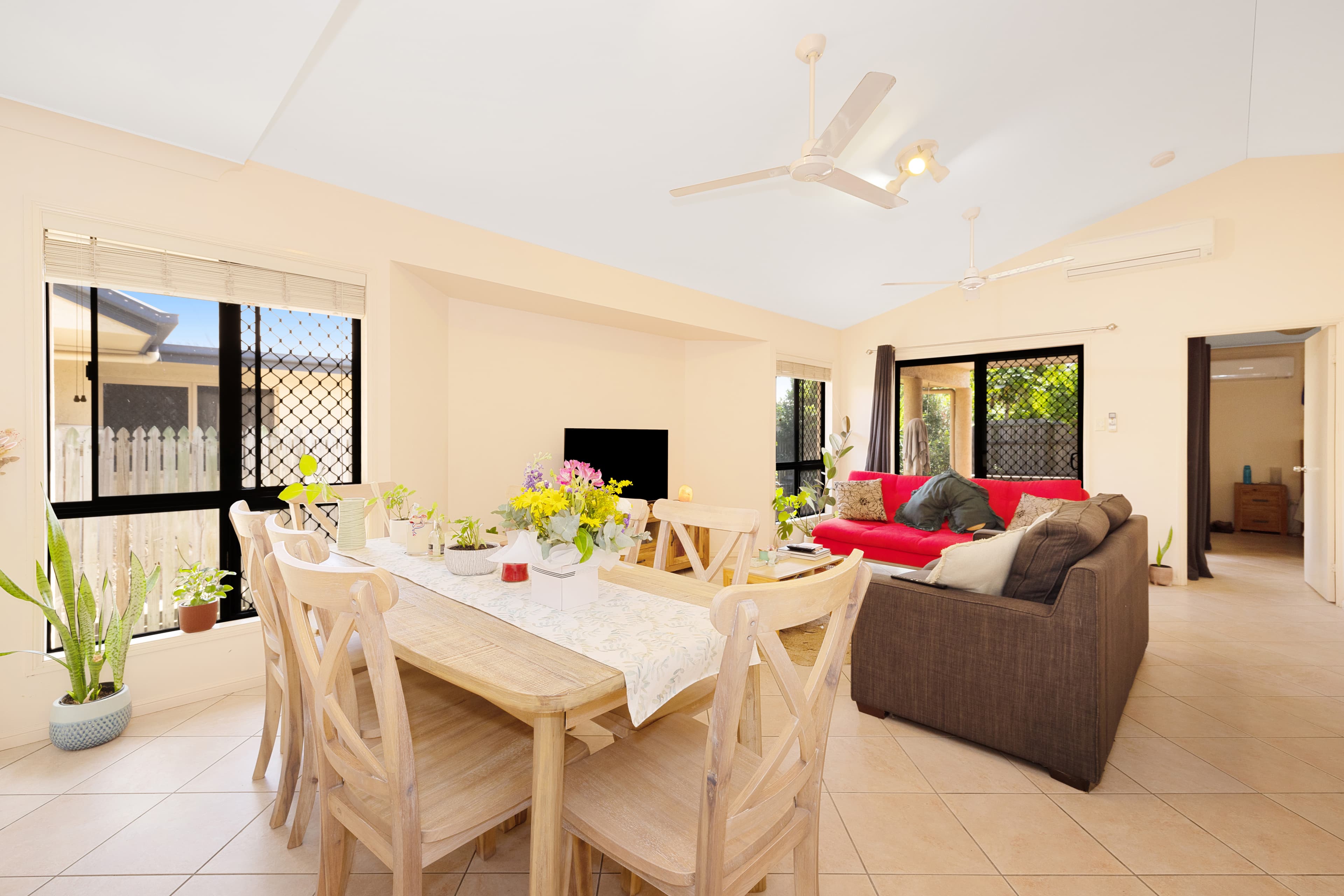 8 Hawkesbury Lane, Douglas, Douglas - Thumbnail 3