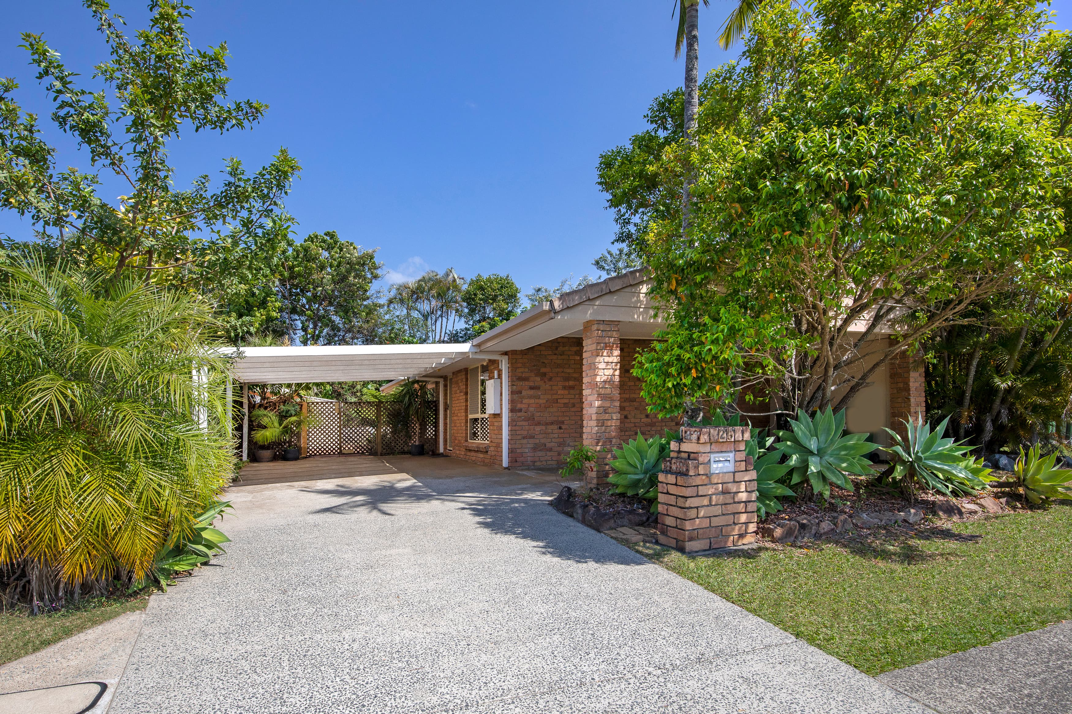 25 Montezuma Drive, Burleigh Waters, Burleigh Waters - Image 1
