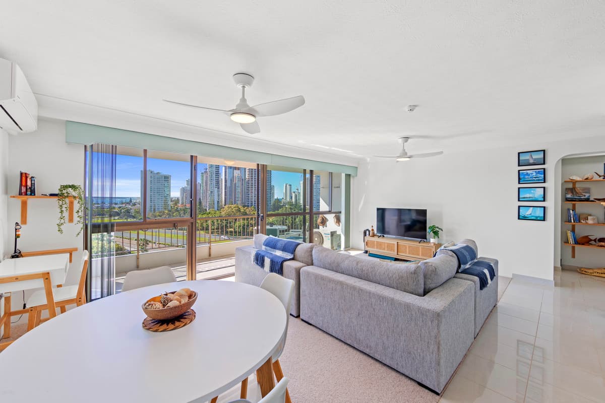 42/20 Commodore Drive, Paradise Waters, Paradise Waters - Thumbnail 6