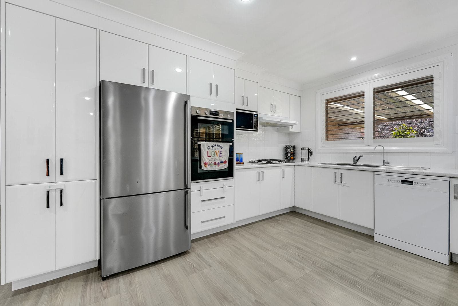 8 Magnolia Way, Orange, Orange - Thumbnail 6