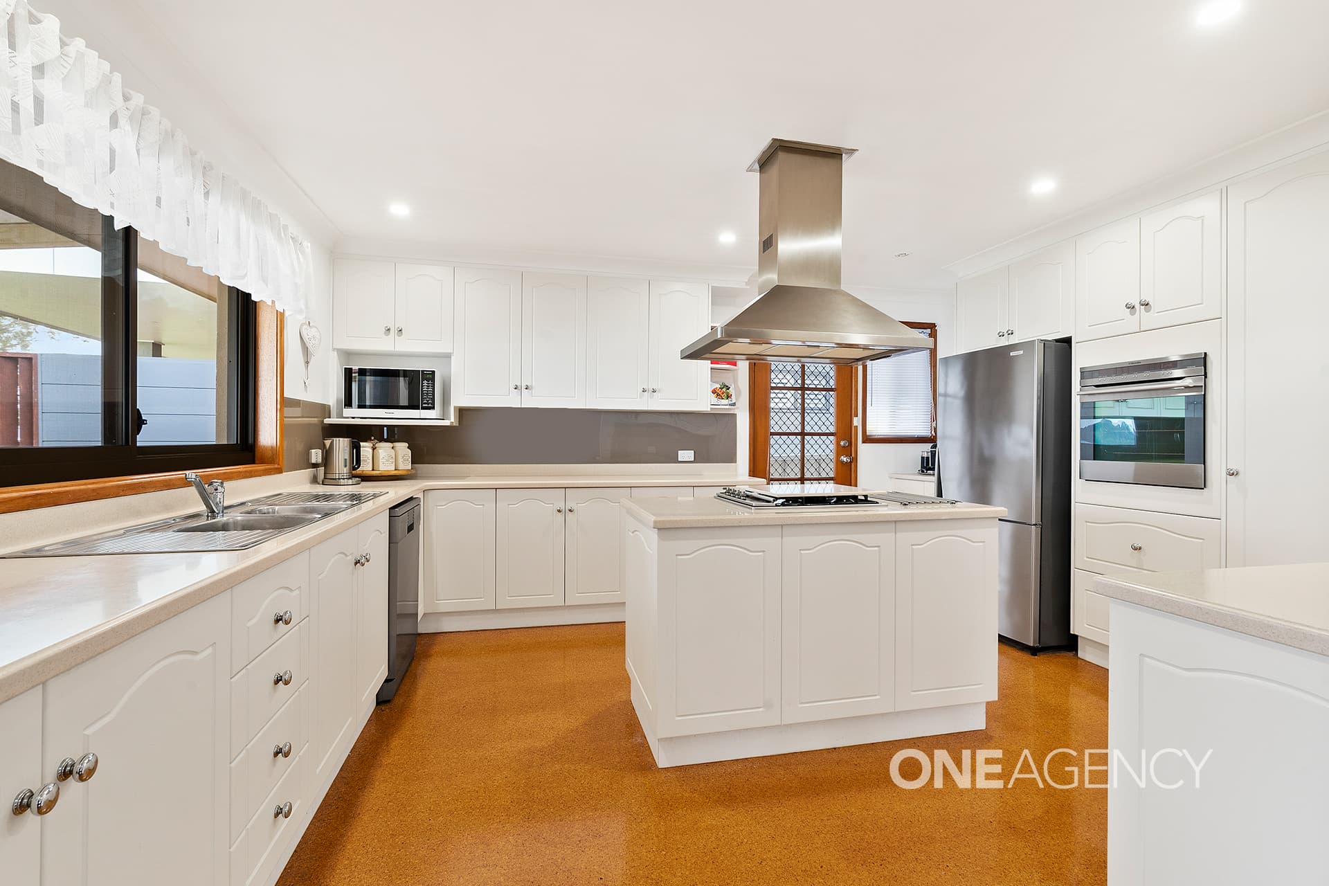 8 Loralyn Avenue, St Georges Basin, St Georges Basin - Thumbnail 5