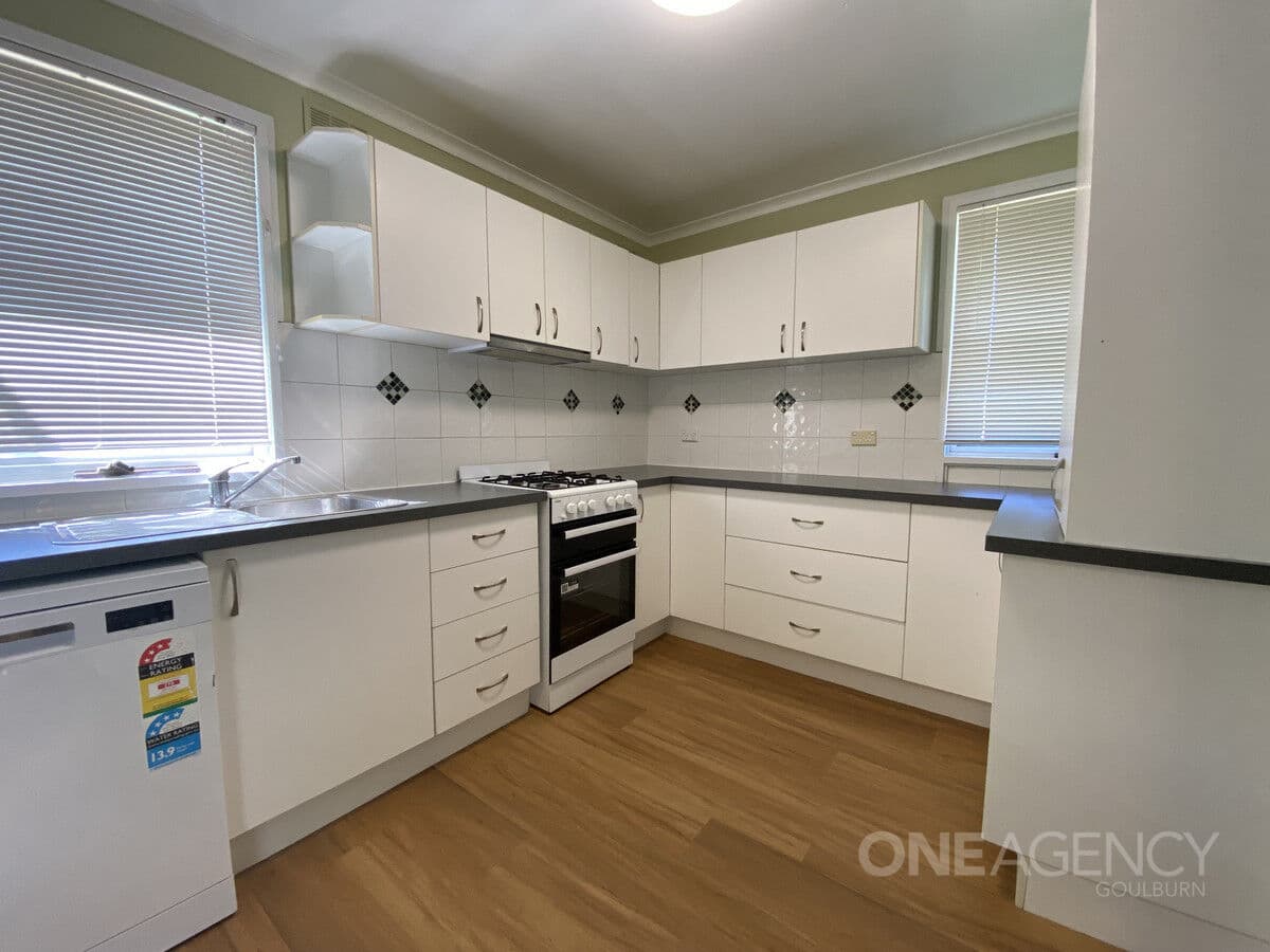 3 Strathallen Crescent, Goulburn, Goulburn - Thumbnail 3