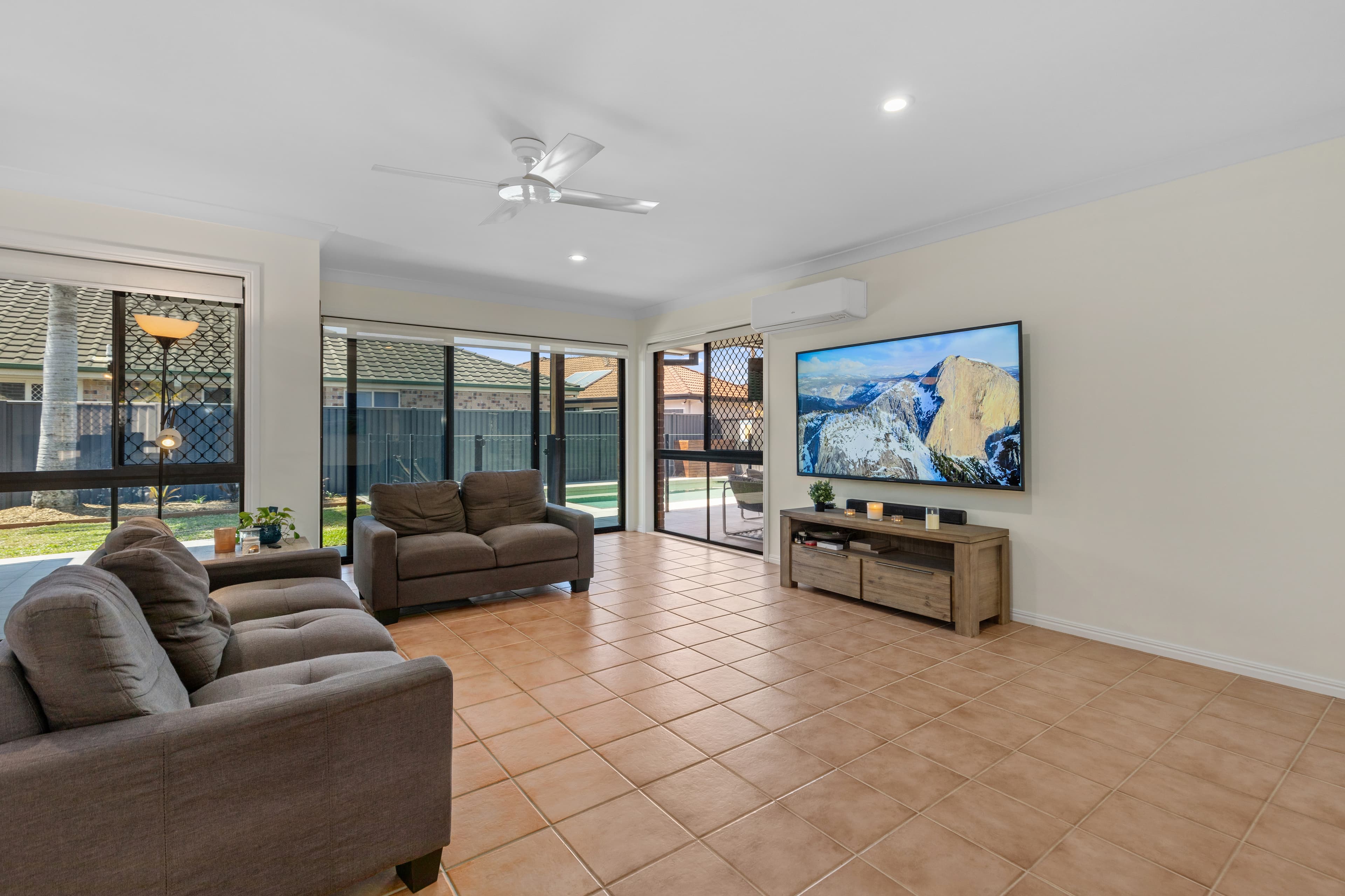 71 Dipper Drive, Burleigh Waters, Burleigh Waters - Thumbnail 4