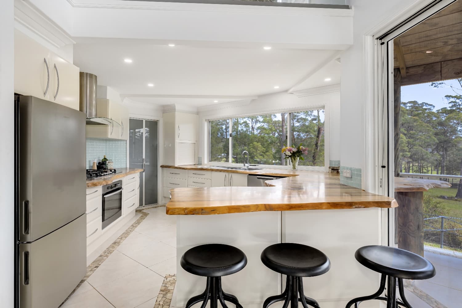39 Lake Ridge Drive, Kew, Kew - Thumbnail 4