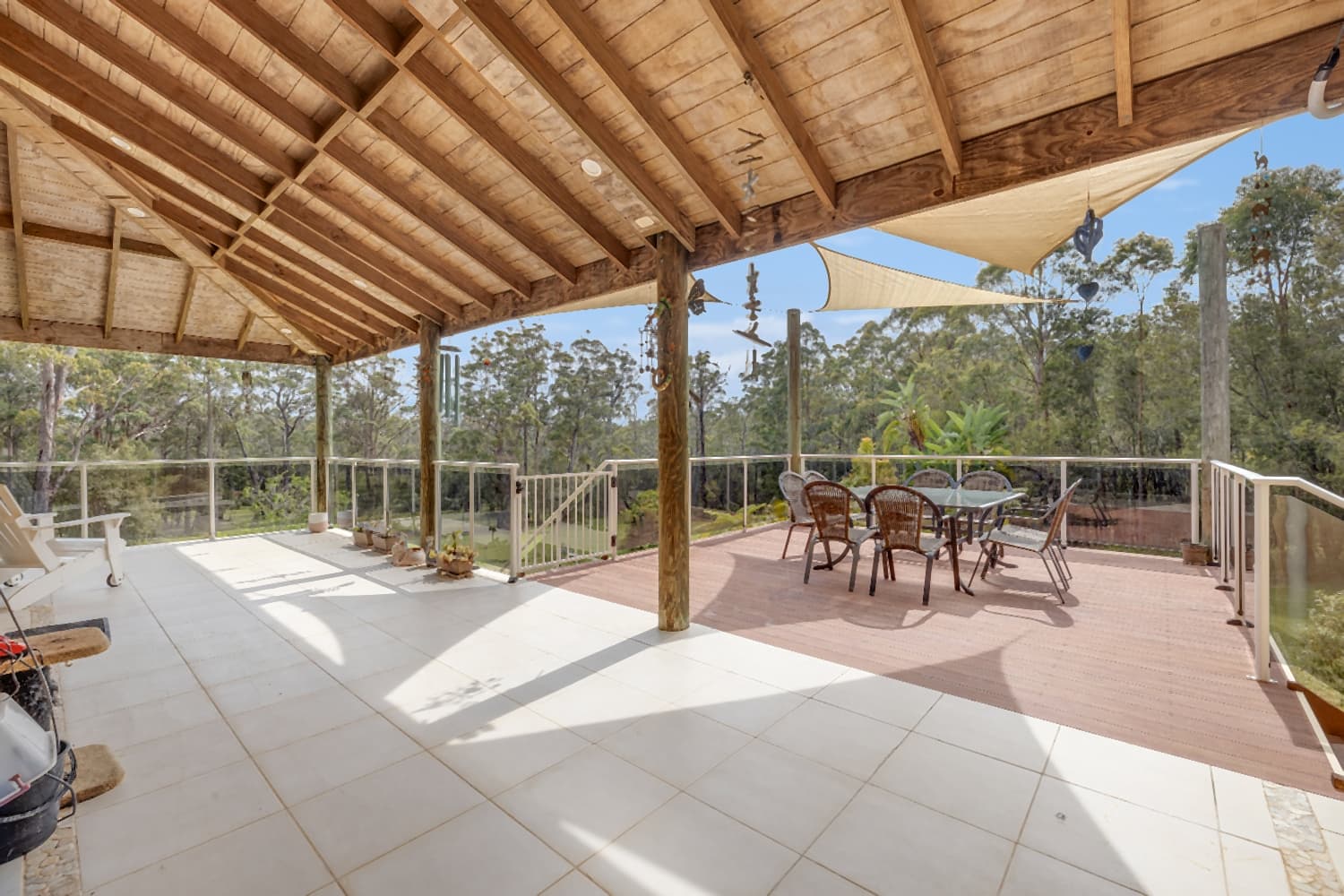 39 Lake Ridge Drive, Kew, Kew - Image 1
