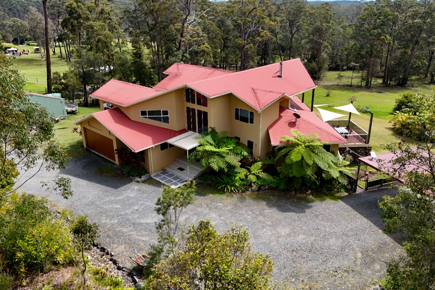 39 Lake Ridge Drive, Kew, Kew - Thumbnail 2