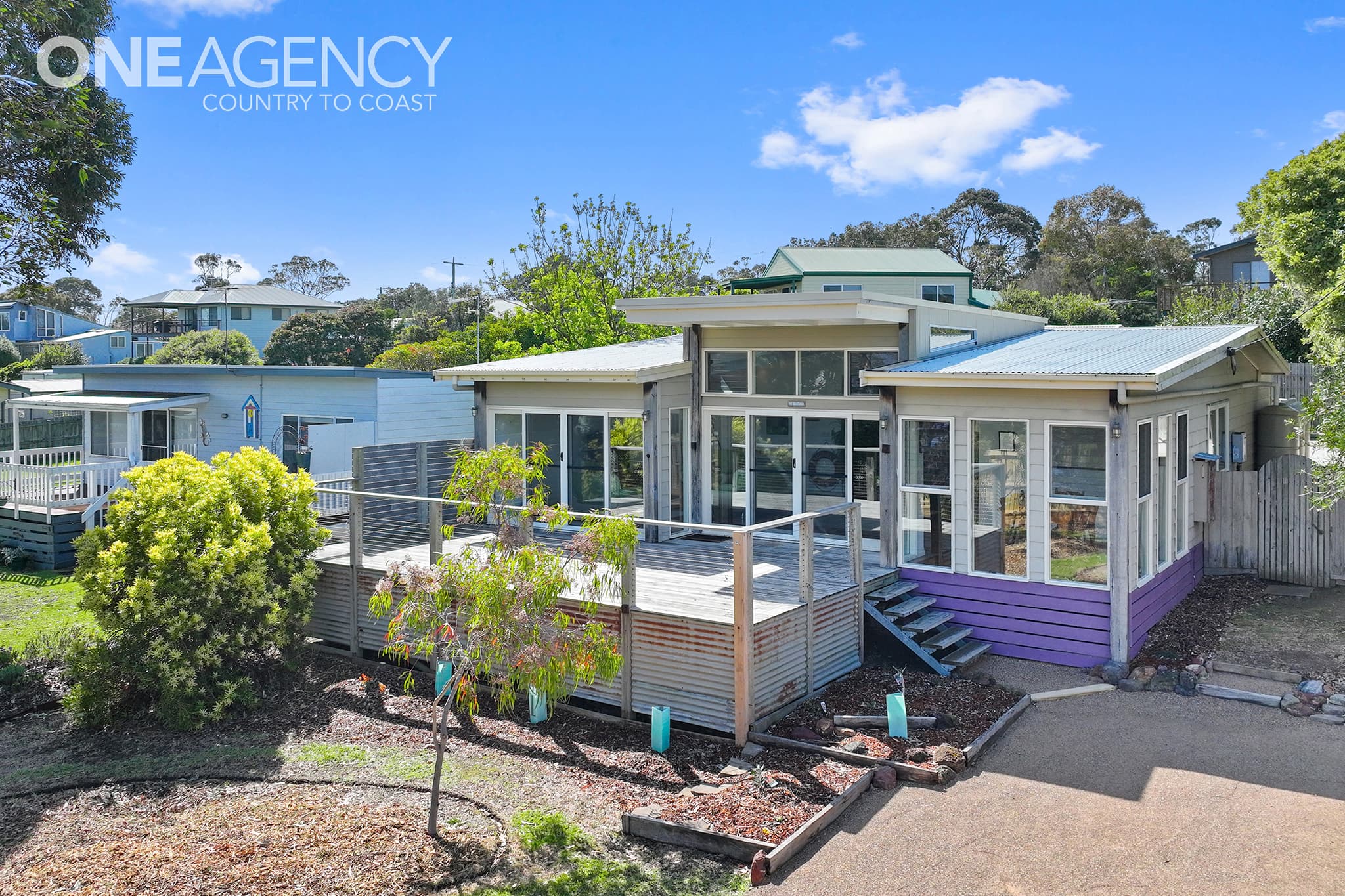 77 Red Rocks Road, Cowes, Cowes - Thumbnail 2