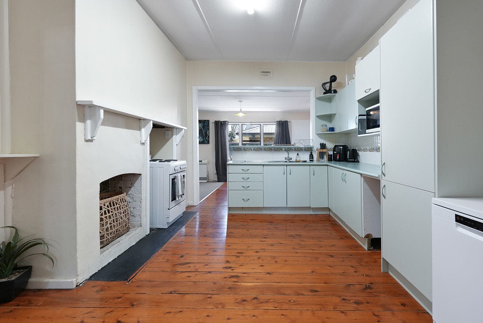 7 Coronation Drive, Orange, Orange - Thumbnail 4