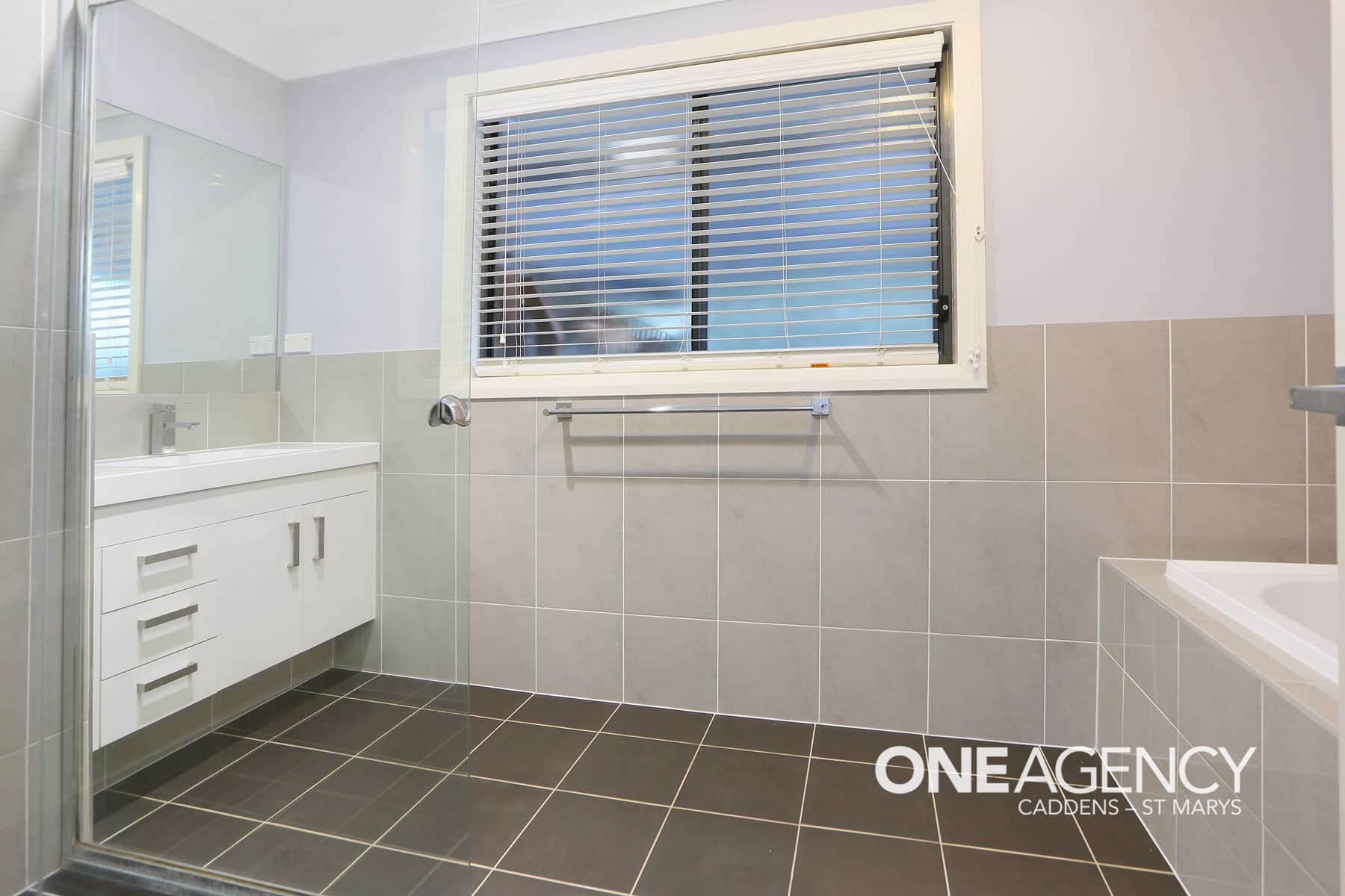 117 Taylors Road, Silverdale, Silverdale - Thumbnail 3