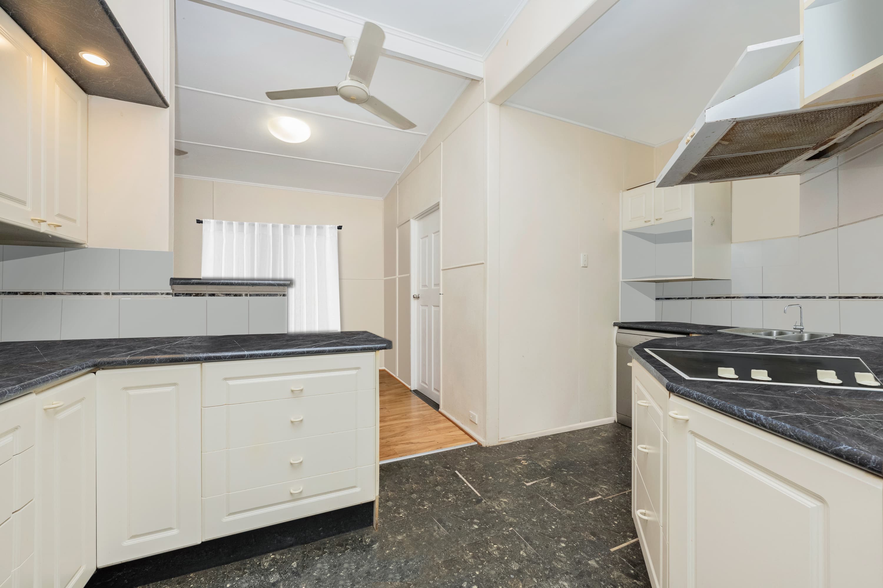 208 Charles Street, Cranbrook, Cranbrook - Thumbnail 2
