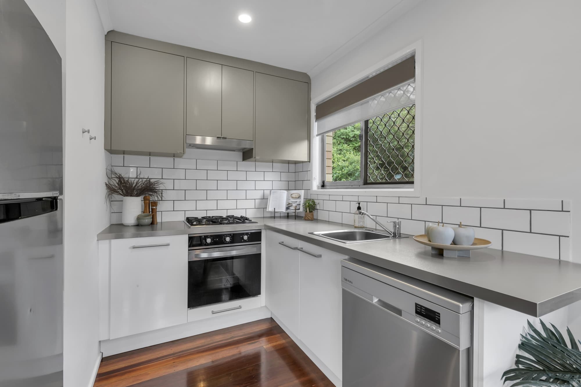 4/13 Westerham Stree..., Taringa - Image 1