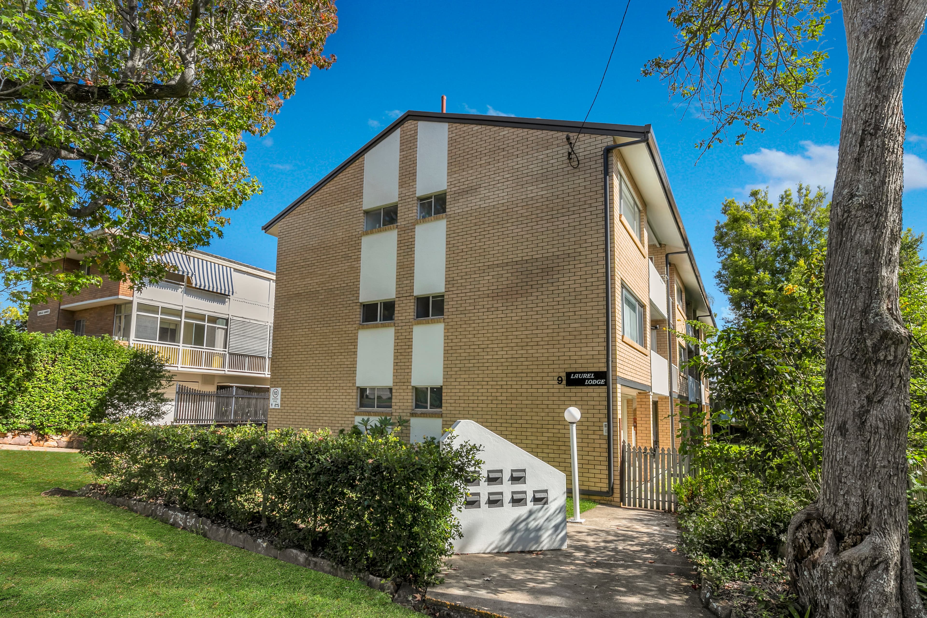 6/9 Denham Street, Clayfield - Thumbnail 7