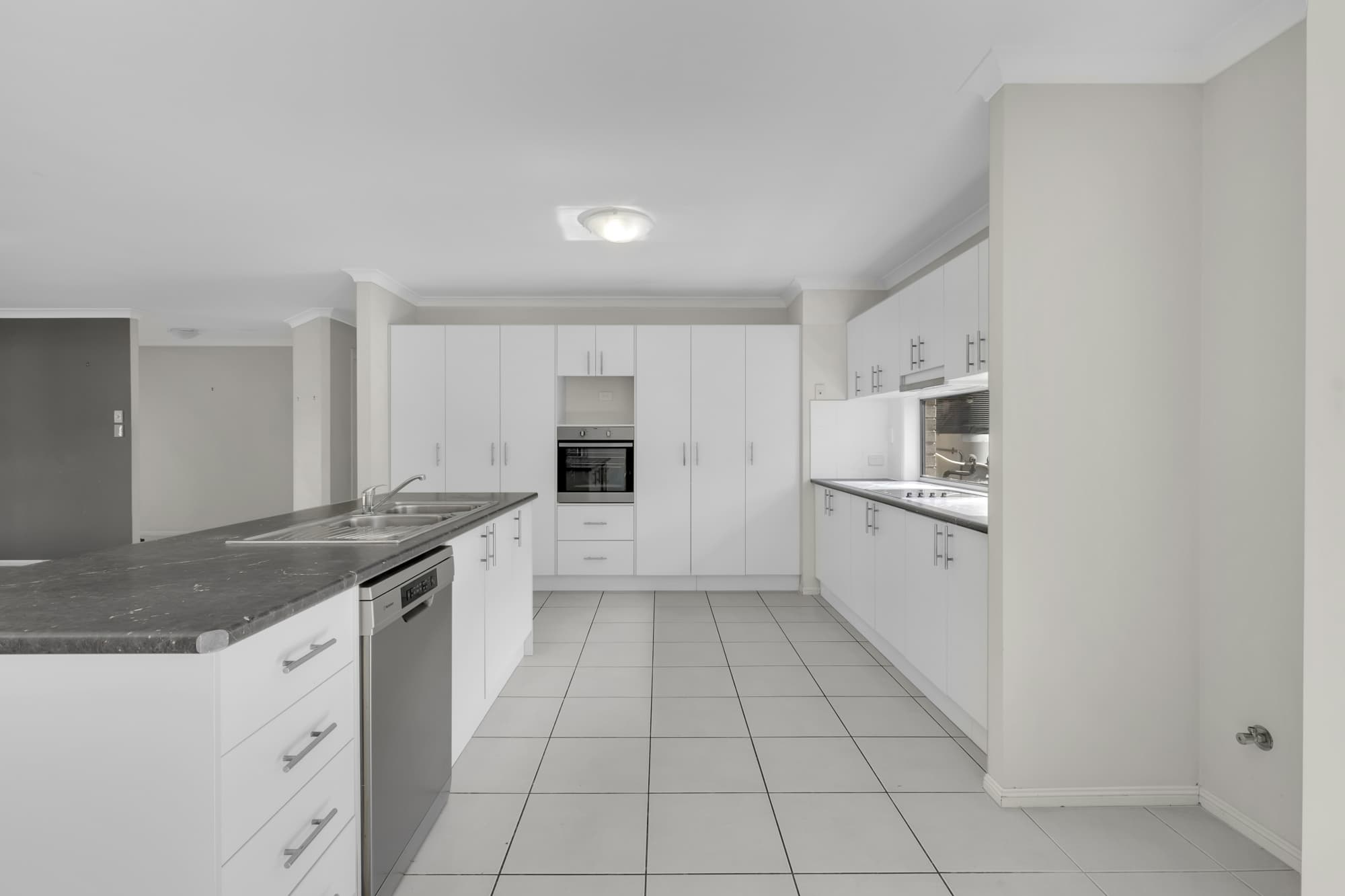 158 Beaufort Crescen..., Moggill - Thumbnail 3