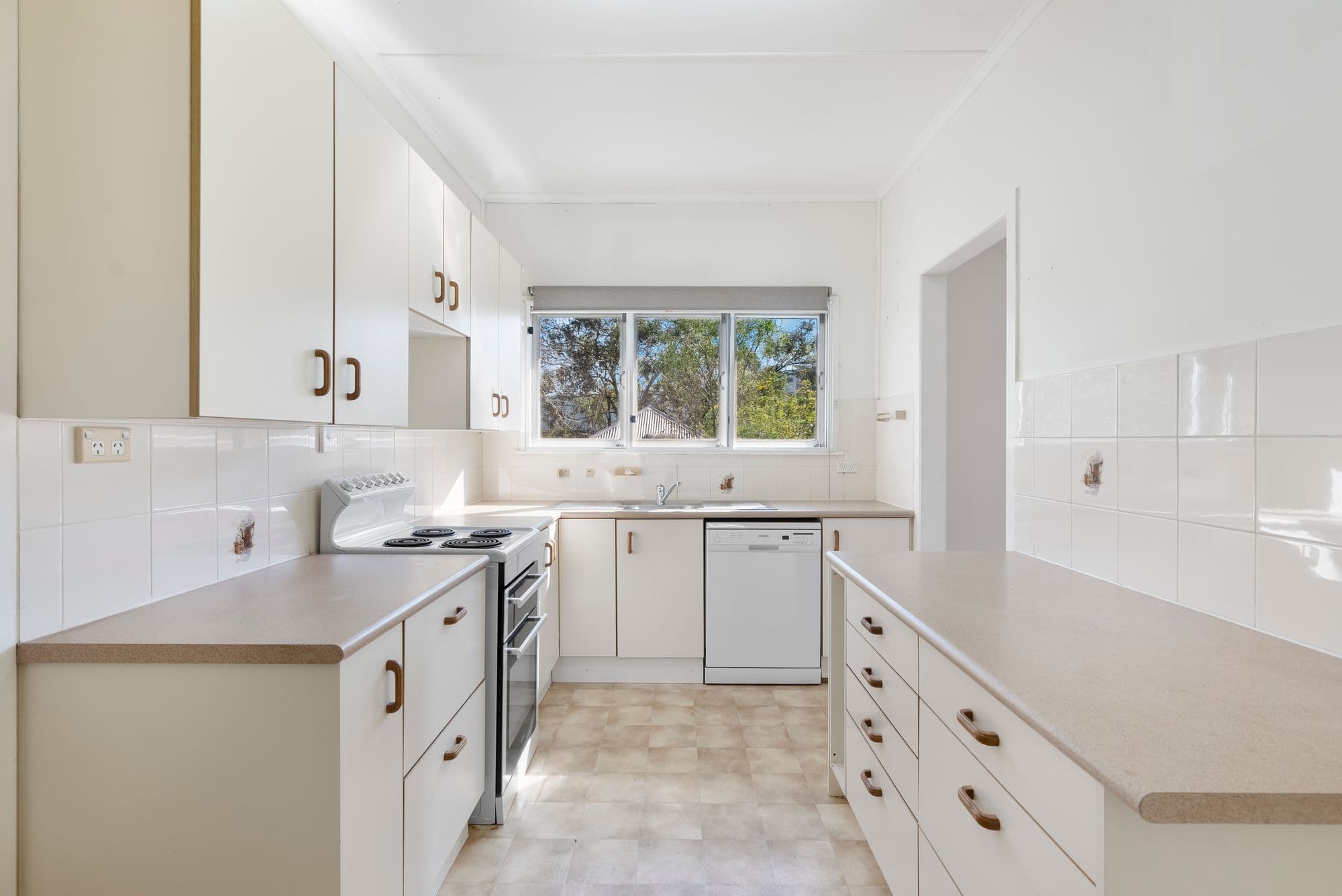 7 Kings Road, Taringa - Thumbnail 3