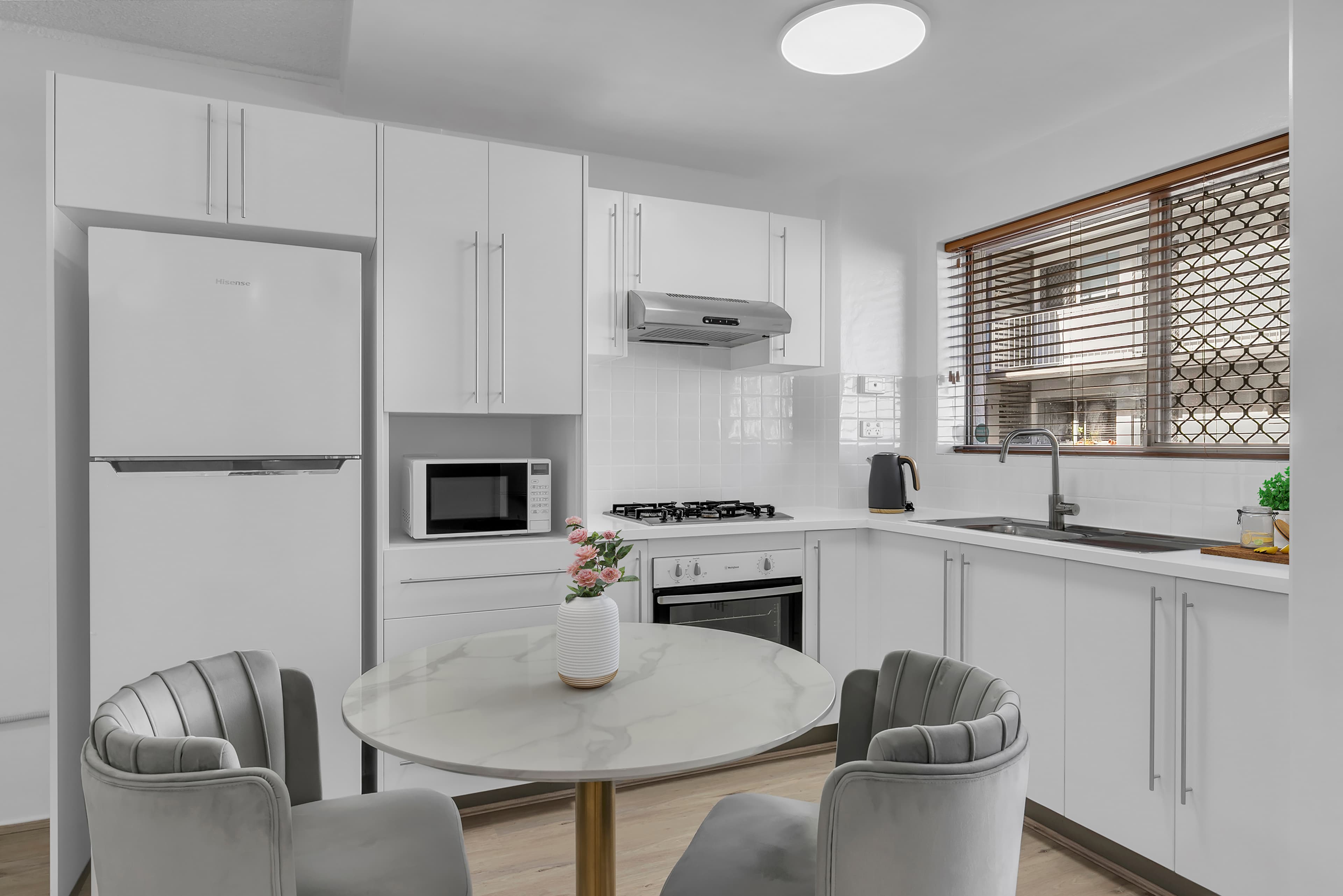 2/23 Montrose Road, Taringa - Image 1