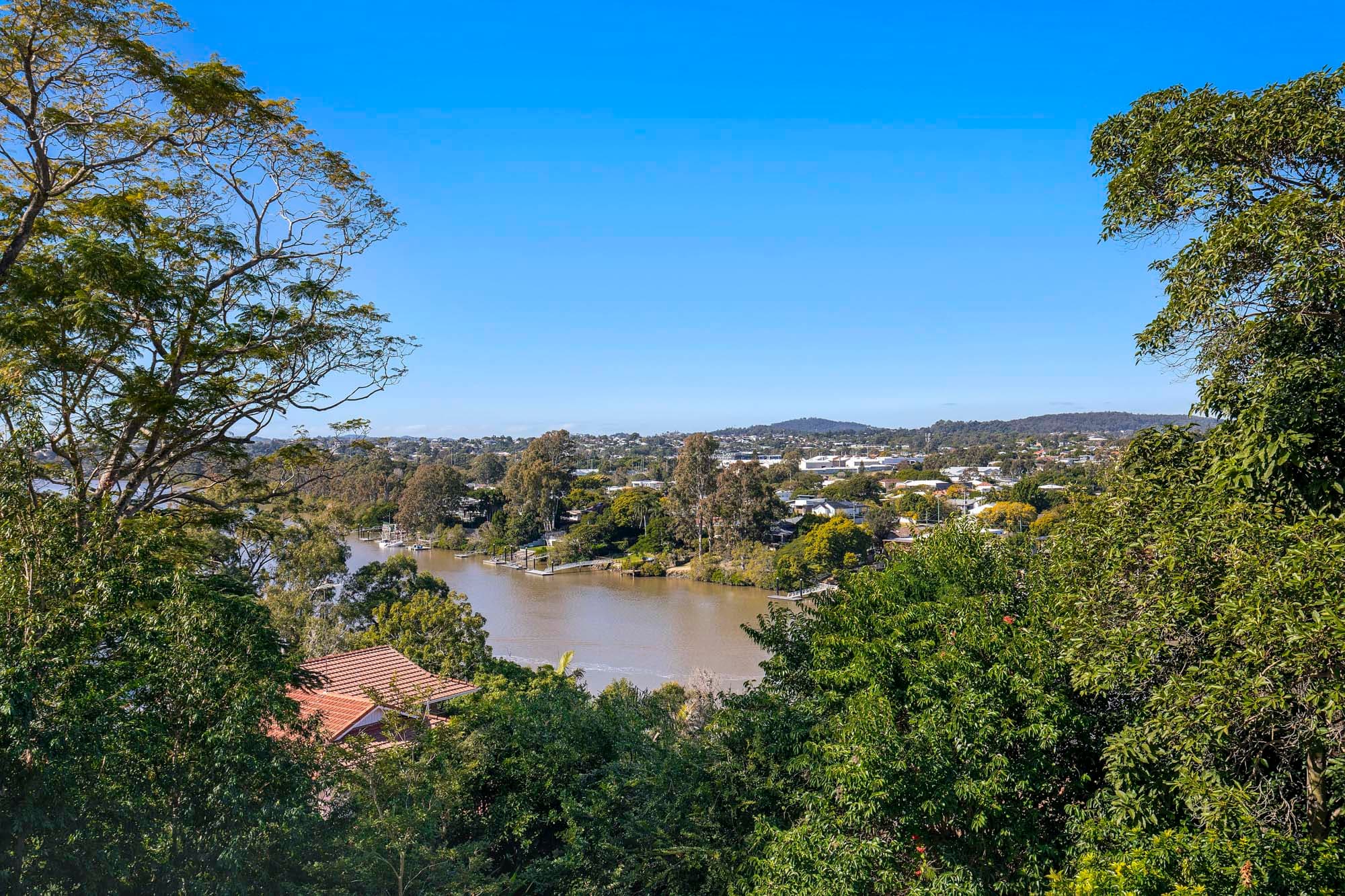 145 Hawken Drive, St Lucia - Thumbnail 3