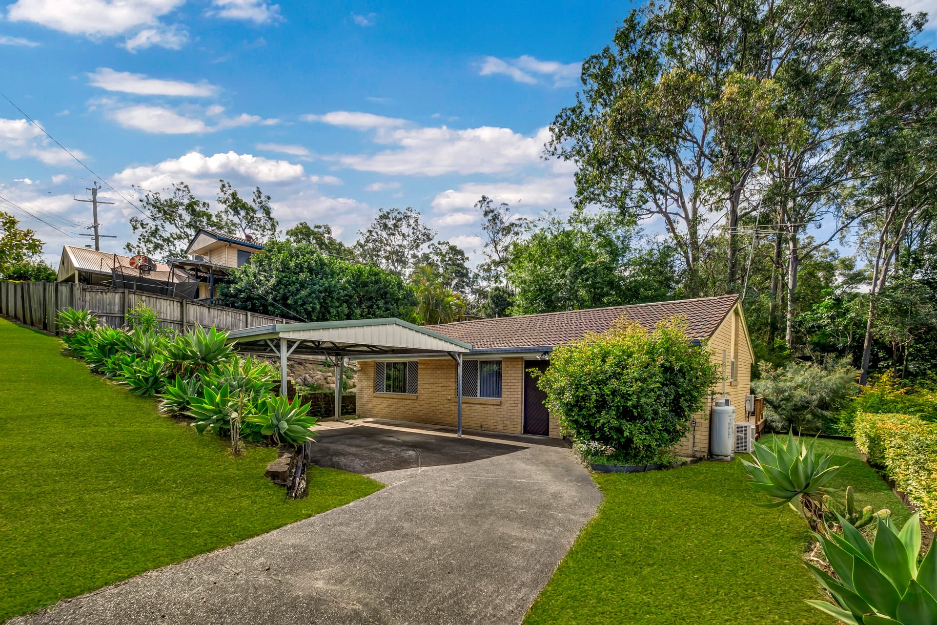 21 Robyn Street, Chapel Hill - Thumbnail 2