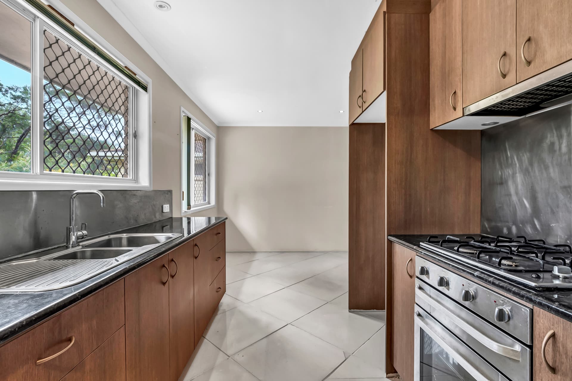 21 Robyn Street, Chapel Hill - Thumbnail 3