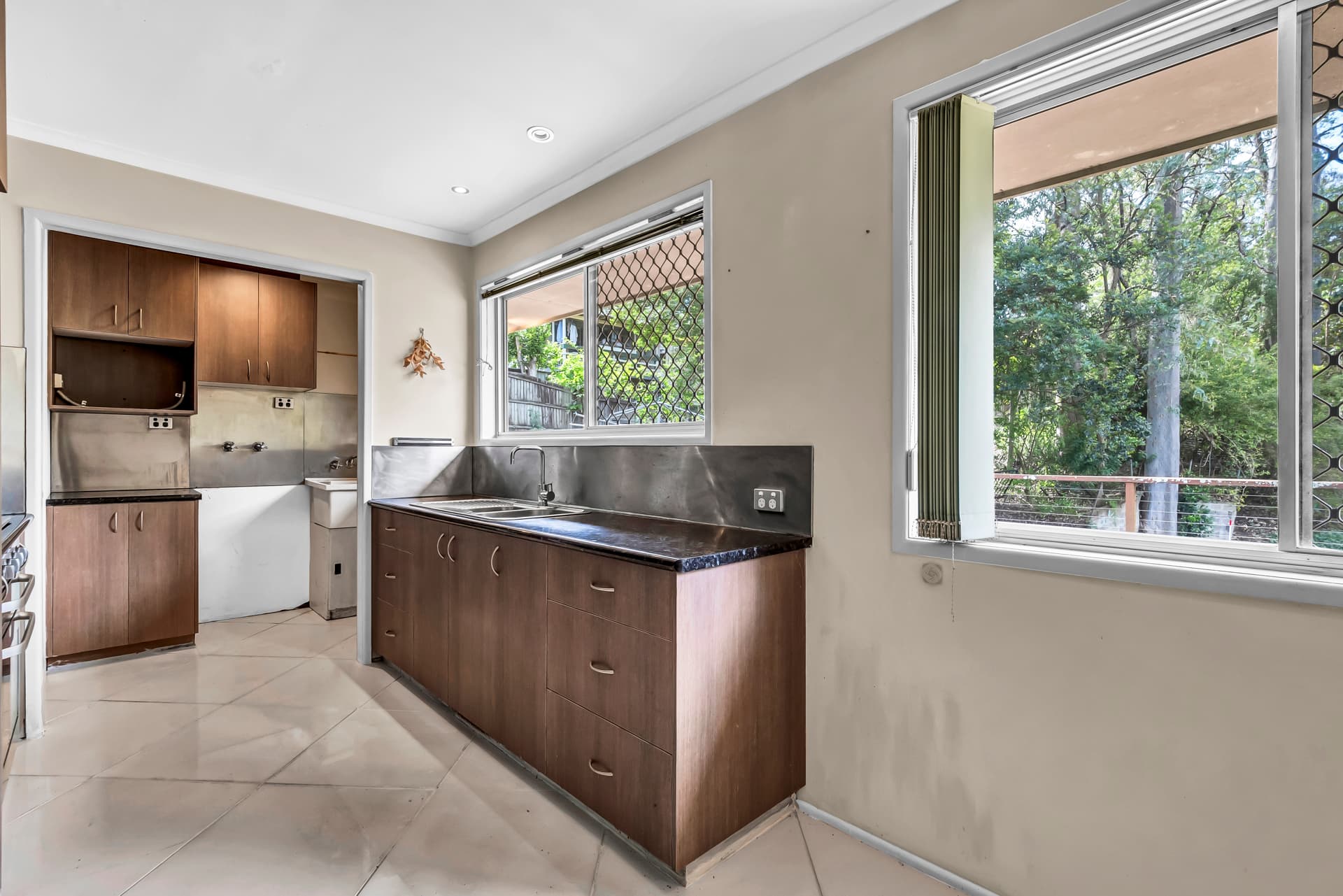 21 Robyn Street, Chapel Hill - Thumbnail 4