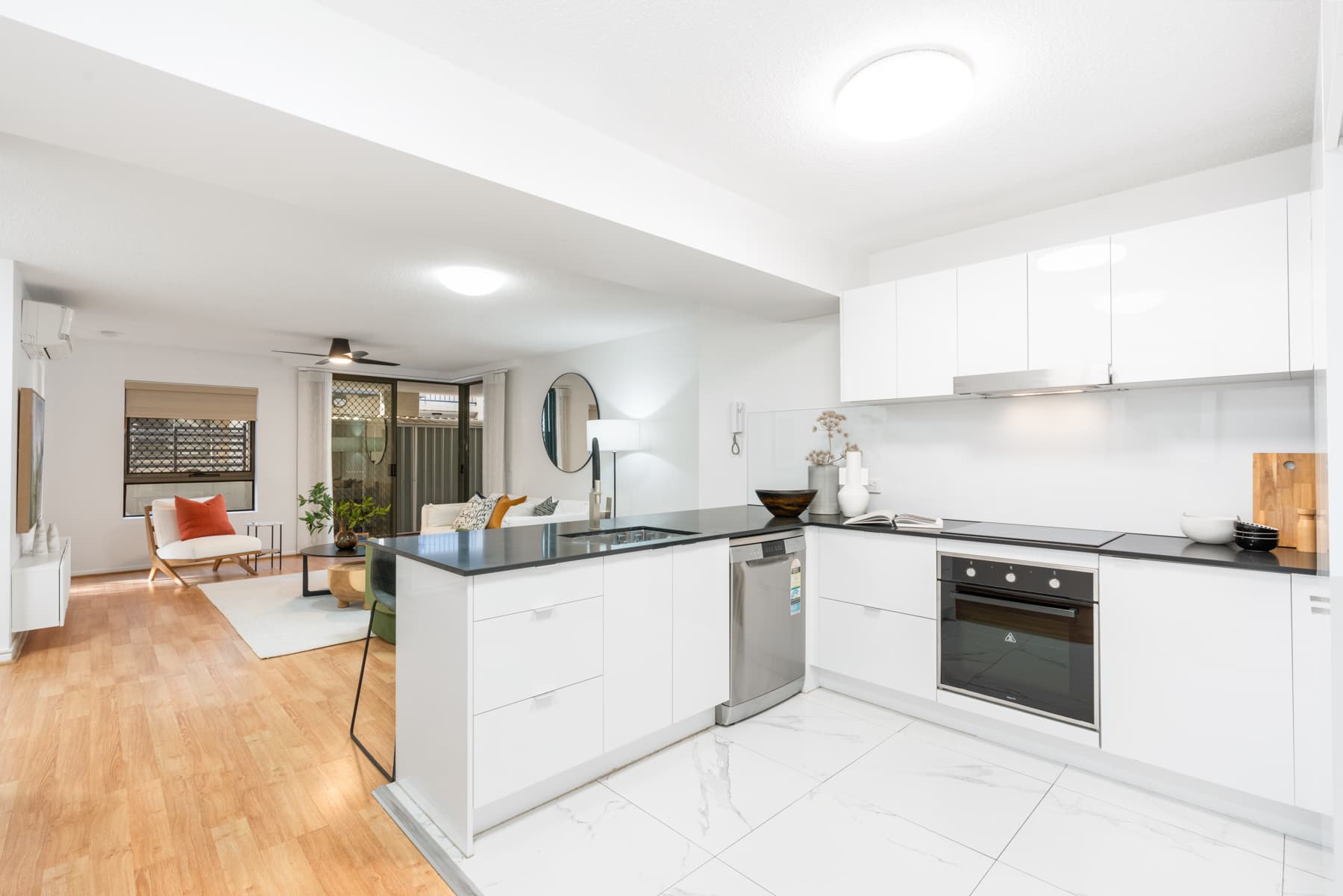 14/7 Landsborough Te..., Toowong - Thumbnail 2