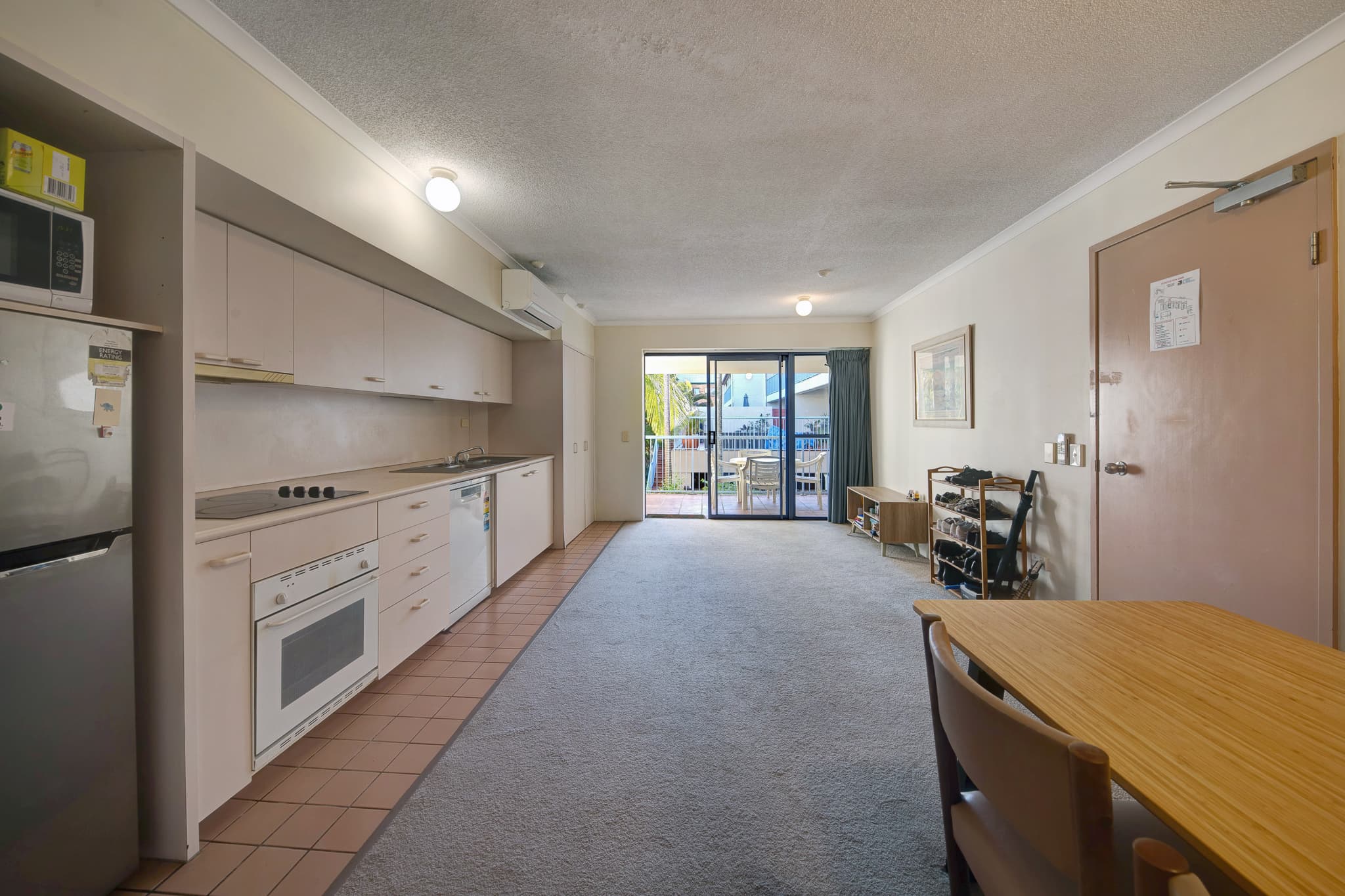 18/2 Waverley Road, Taringa - Image 1