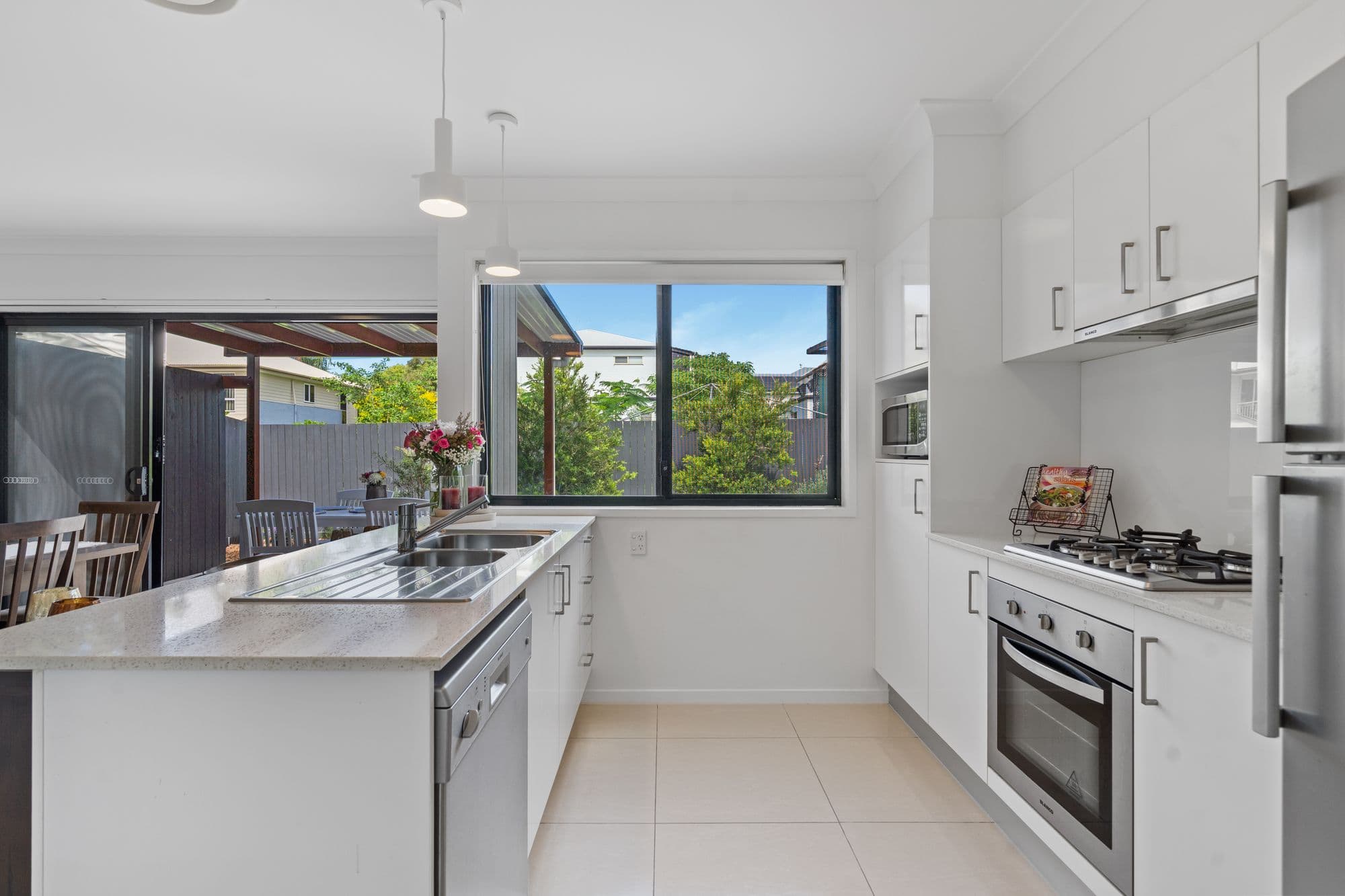 2/111 Ekibin Road, Annerley - Thumbnail 5