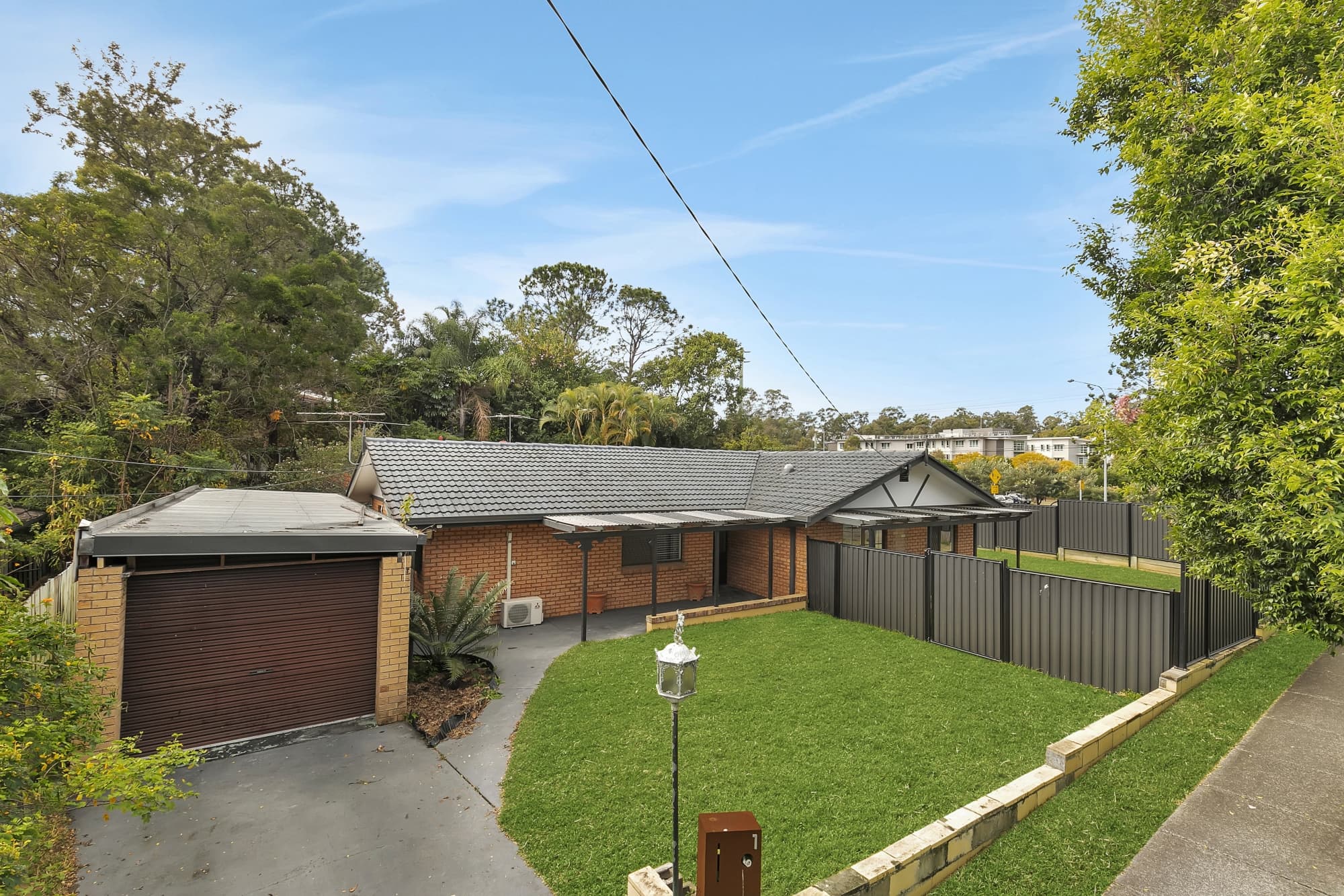 1 Ashburton Street, Chapel Hill - Thumbnail 2