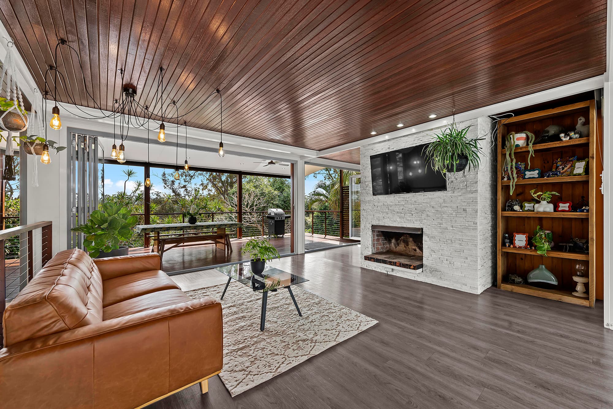 19 Kenmore Road, Kenmore - Thumbnail 2