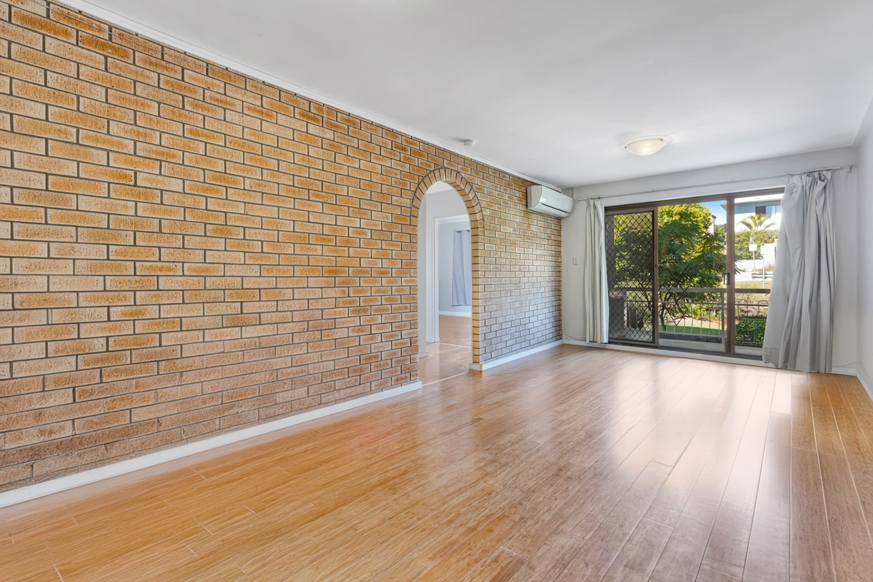 6/30 Sisley Street, St Lucia - Image 1