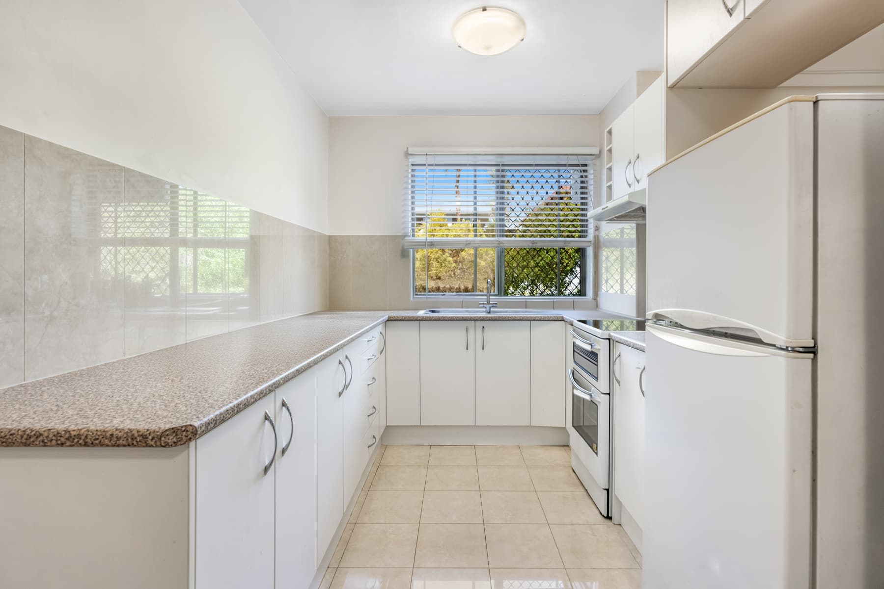 6/30 Sisley Street, St Lucia - Thumbnail 3