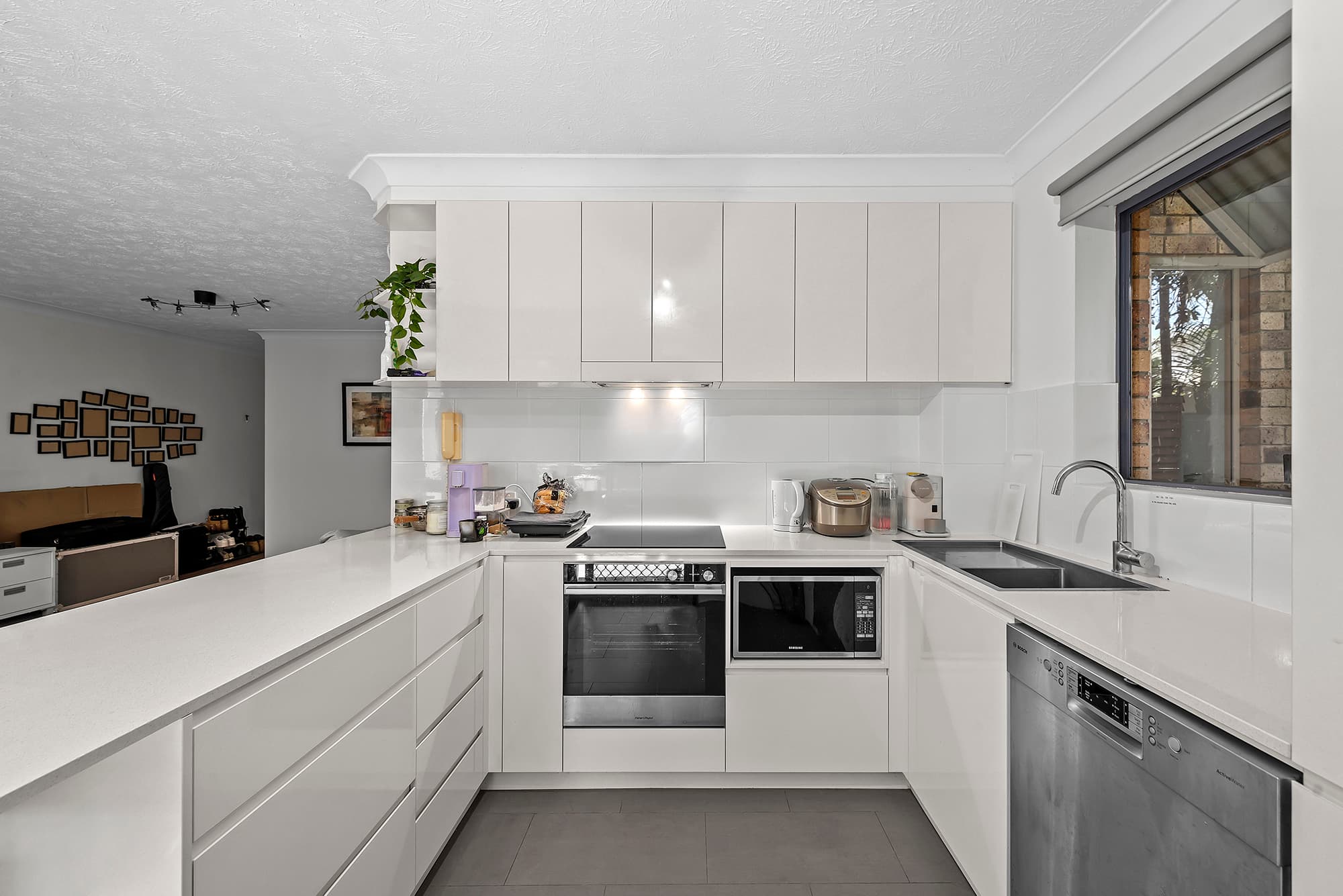 3/115 Central Avenue, Indooroopilly - Thumbnail 3