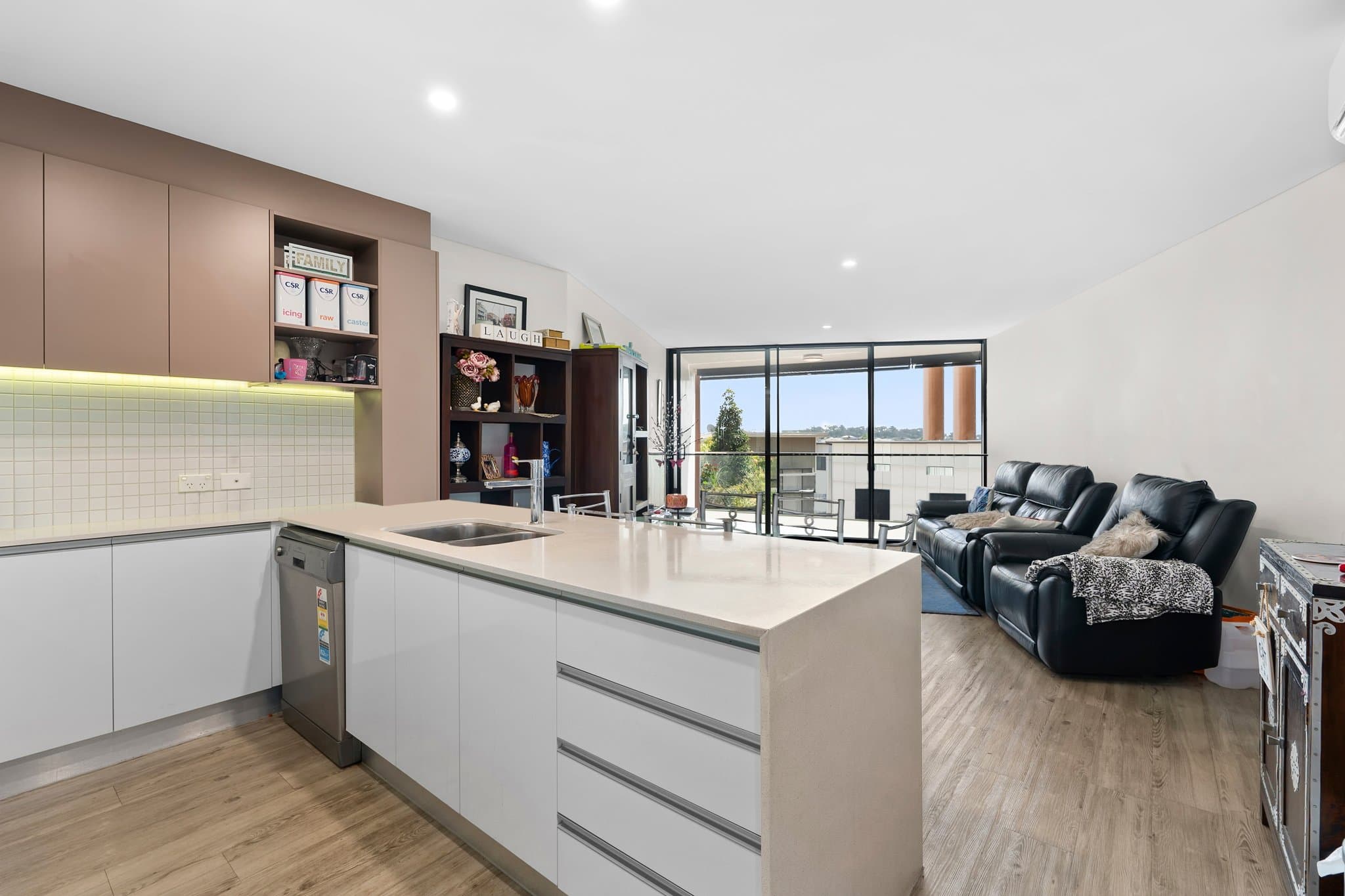2105/1918 Creek Road, Cannon Hill - Thumbnail 6