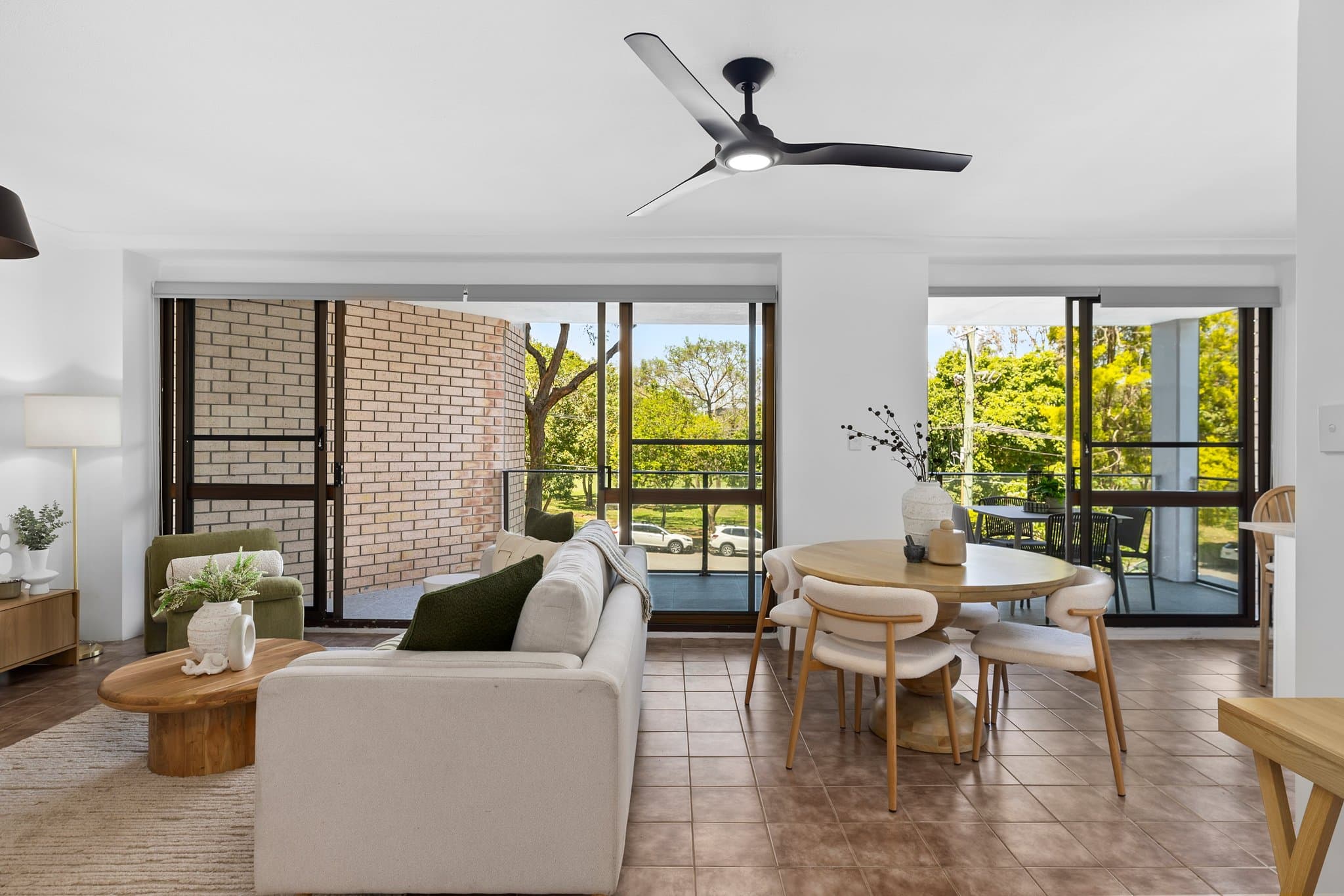 1/12 Bryce Street, St Lucia - Thumbnail 2
