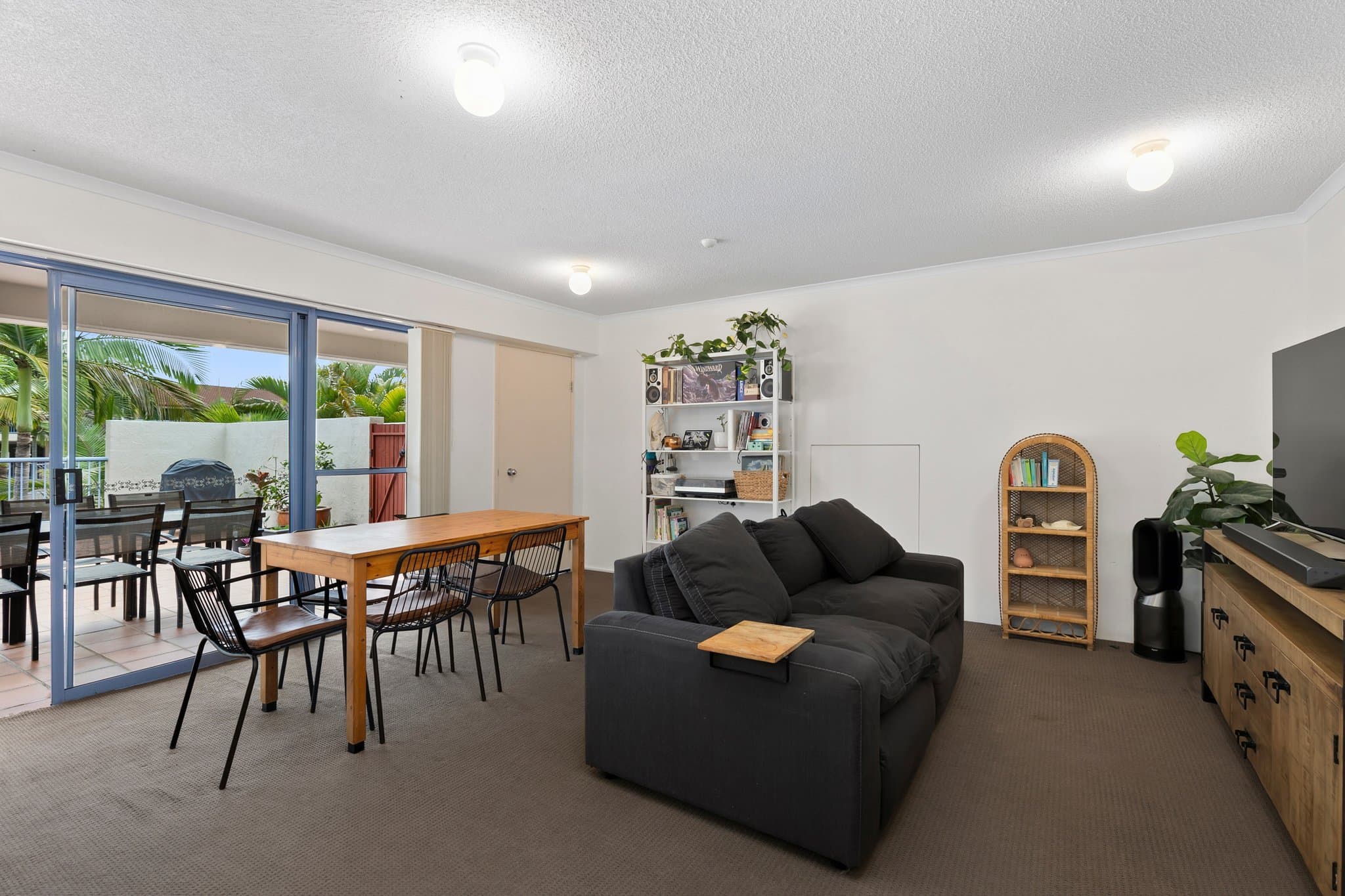 6/2 Waverley Road, Taringa - Image 1