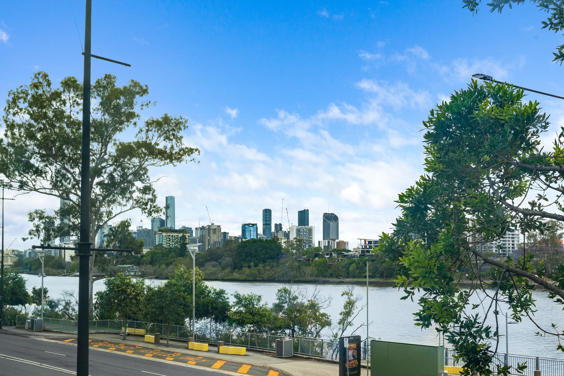 3/2 Patrick Lane, Toowong - Image 1