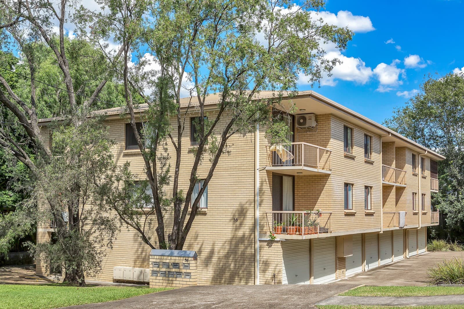 8/58 Waverley Road, Taringa - Image 1