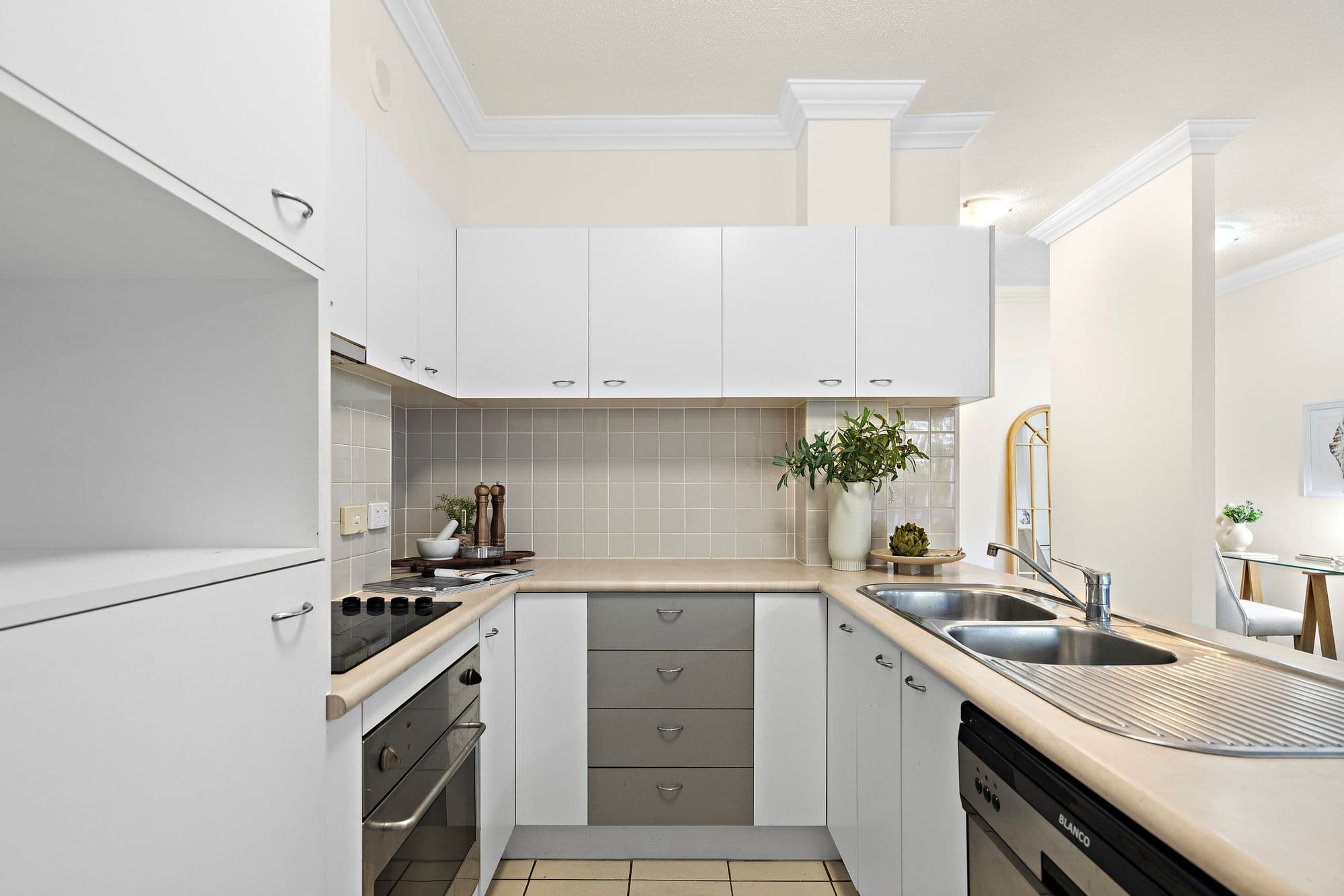 8/28 Belgrave Road, Indooroopilly - Thumbnail 3