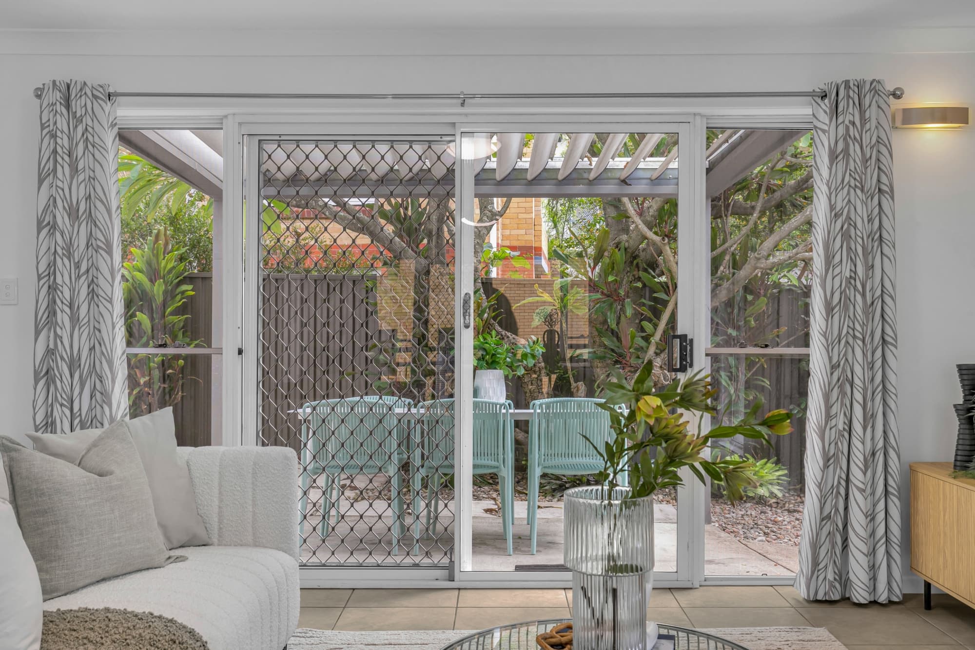 1/12 Augustus Street, Toowong - Thumbnail 2