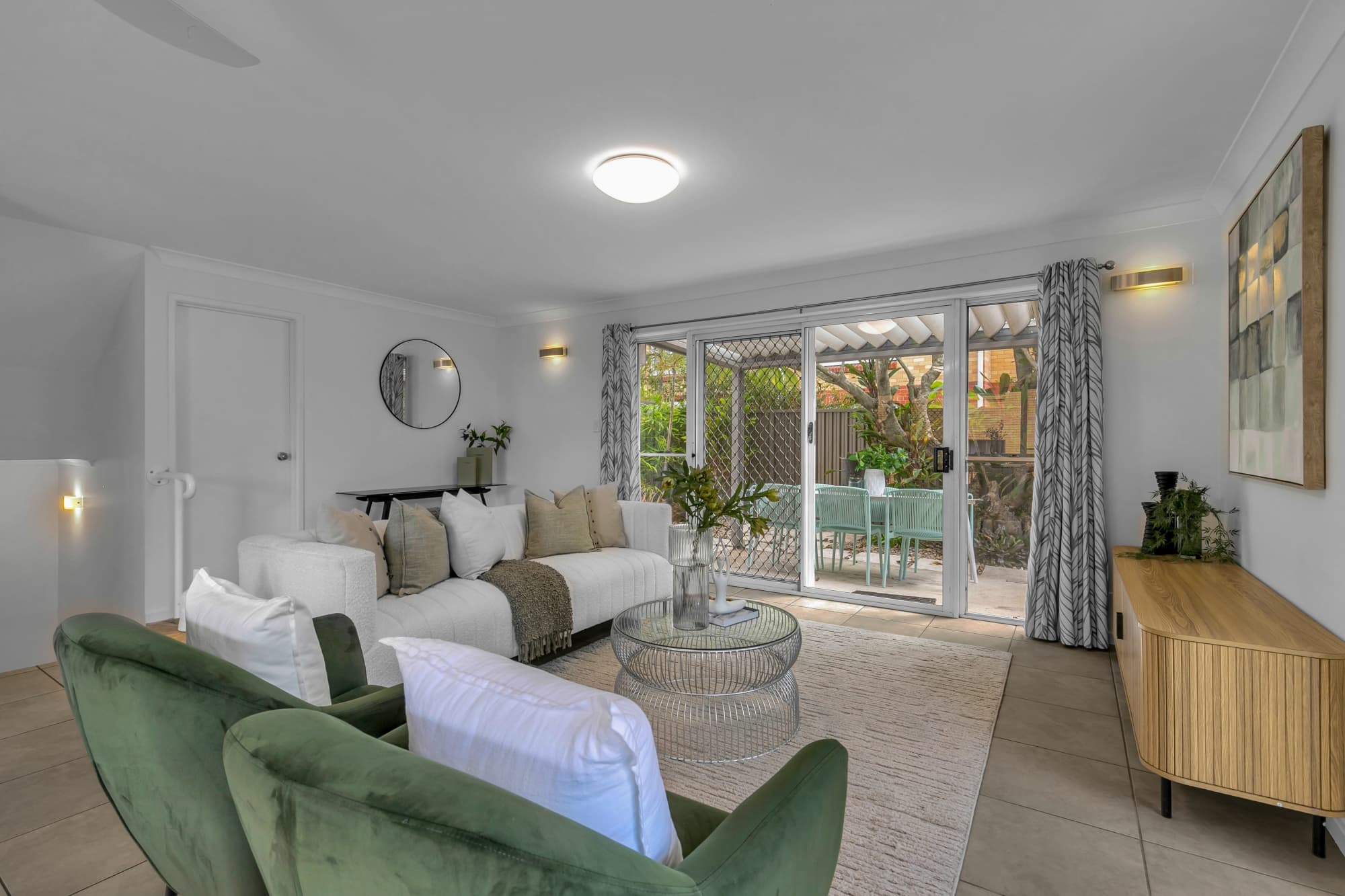 1/12 Augustus Street, Toowong - Image 1