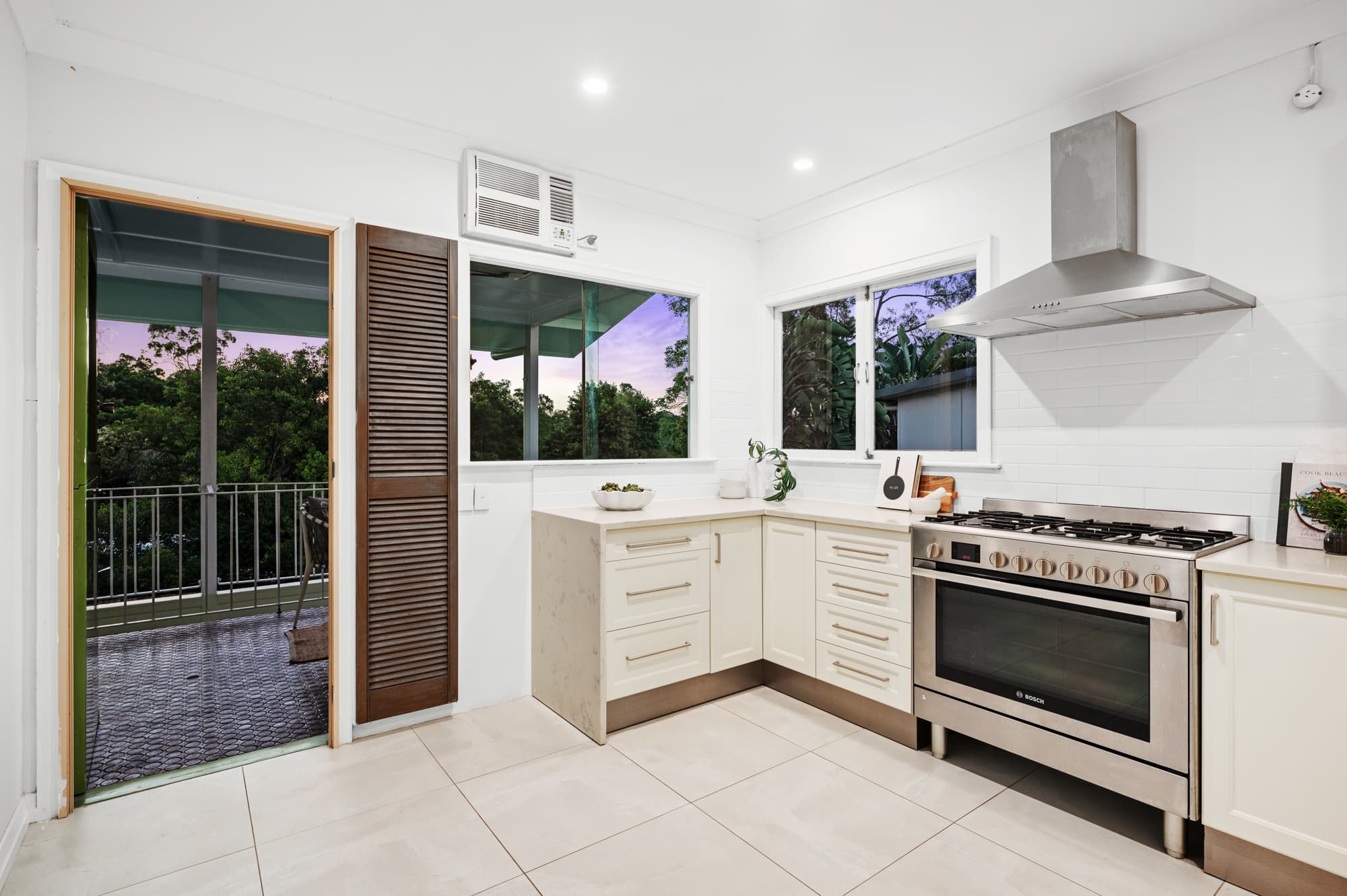 19 Ulric Street, Indooroopilly - Thumbnail 8