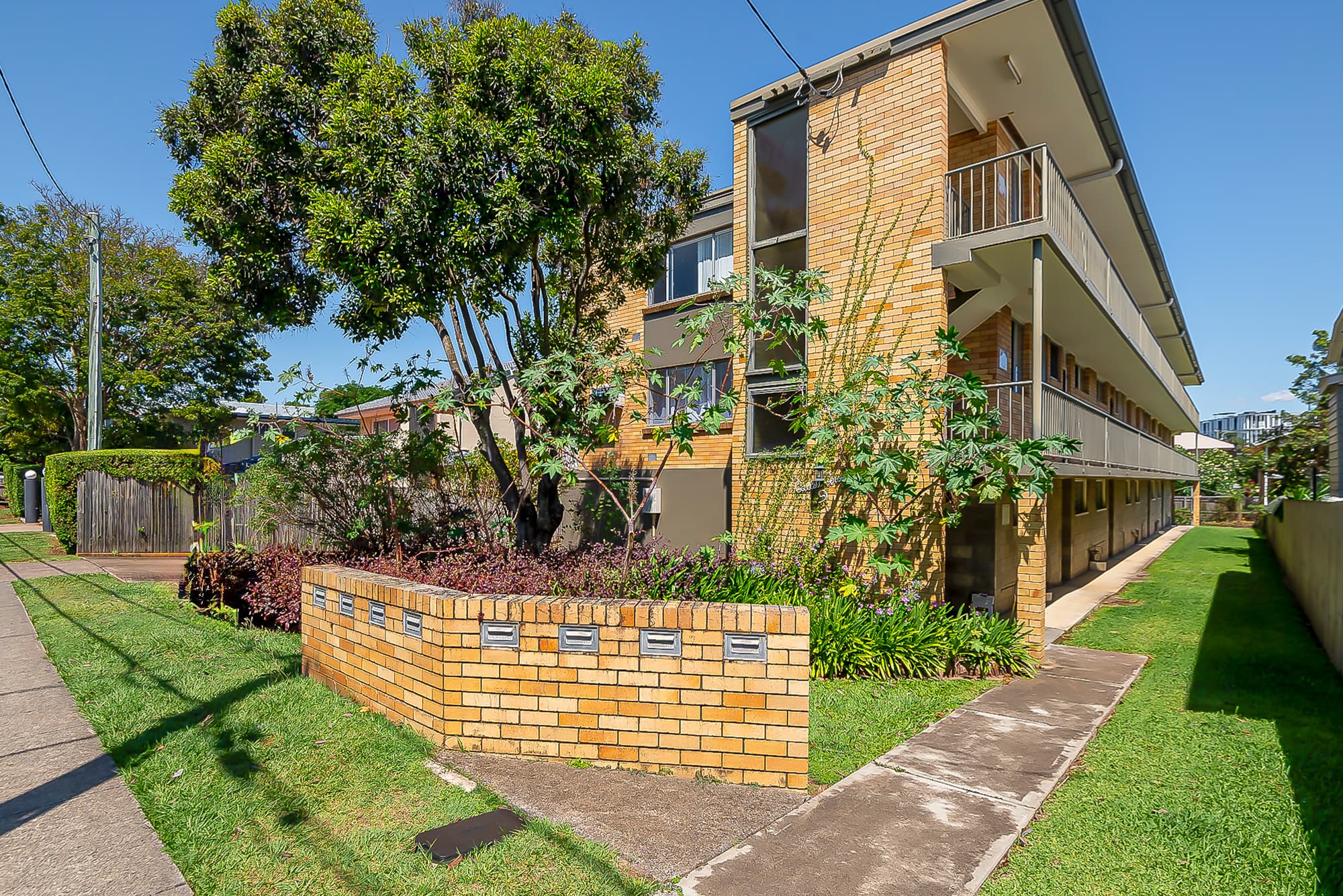 1/9 Cadell Street, Toowong - Thumbnail 2