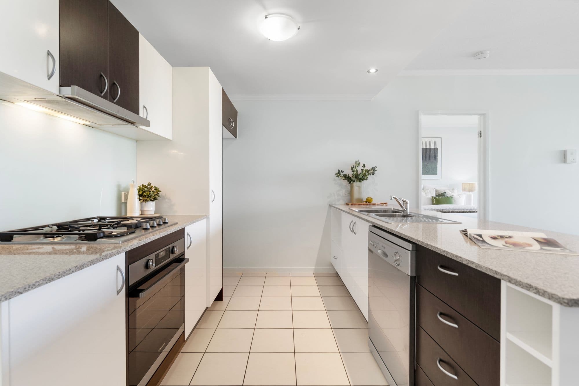 103/95 Clarence Road, Indooroopilly - Thumbnail 8