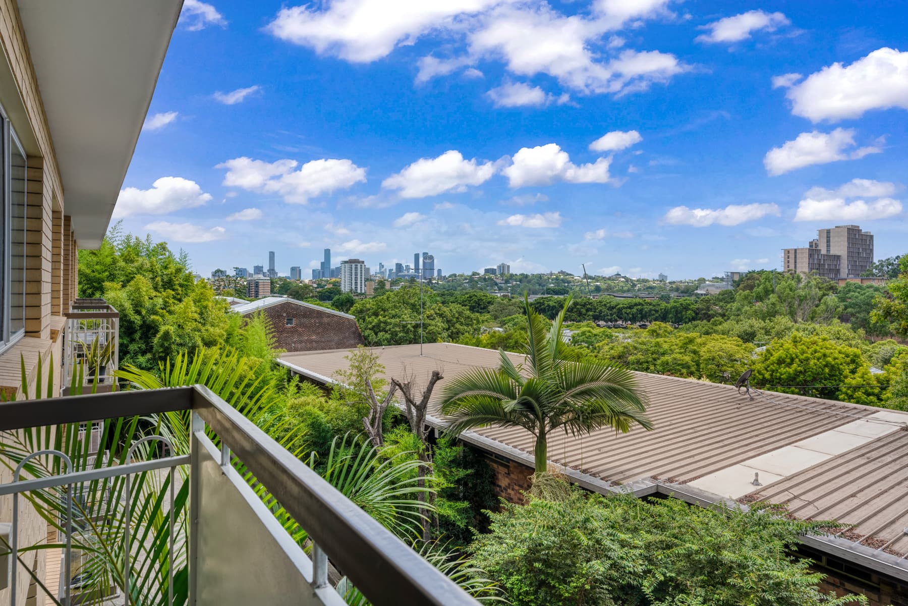 6/222 Carmody Road, St Lucia - Image 1