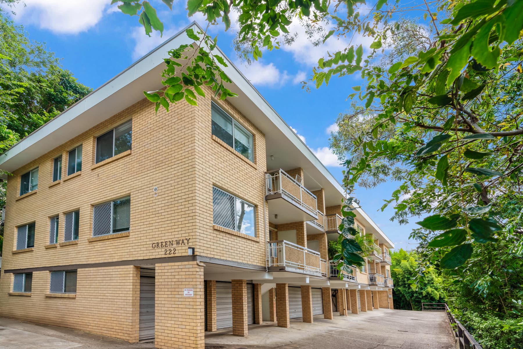 6/222 Carmody Road, St Lucia - Thumbnail 3