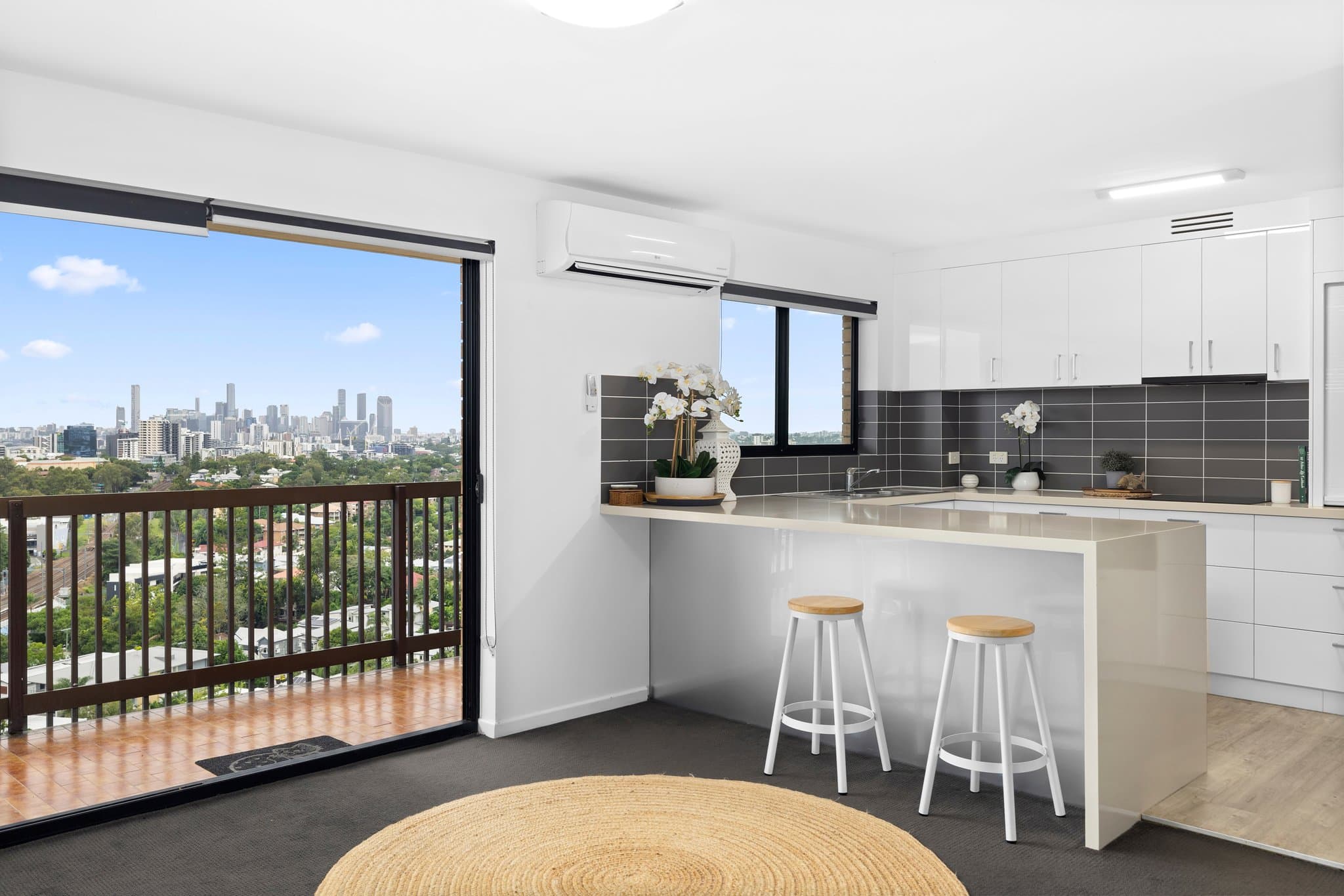 92/32 Swann Road, Taringa - Image 1