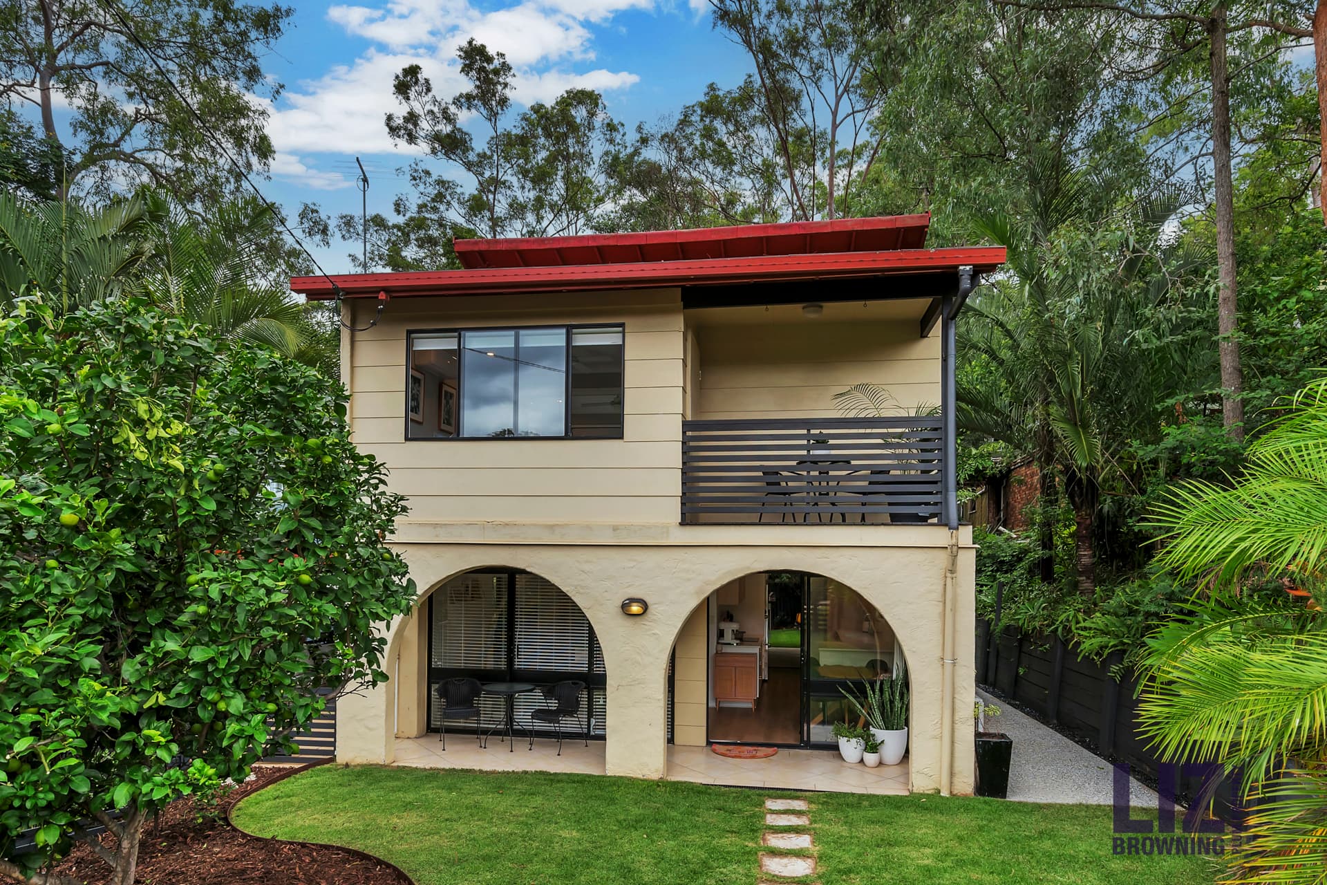 8 Neptune Street, Chapel Hill - Image 1